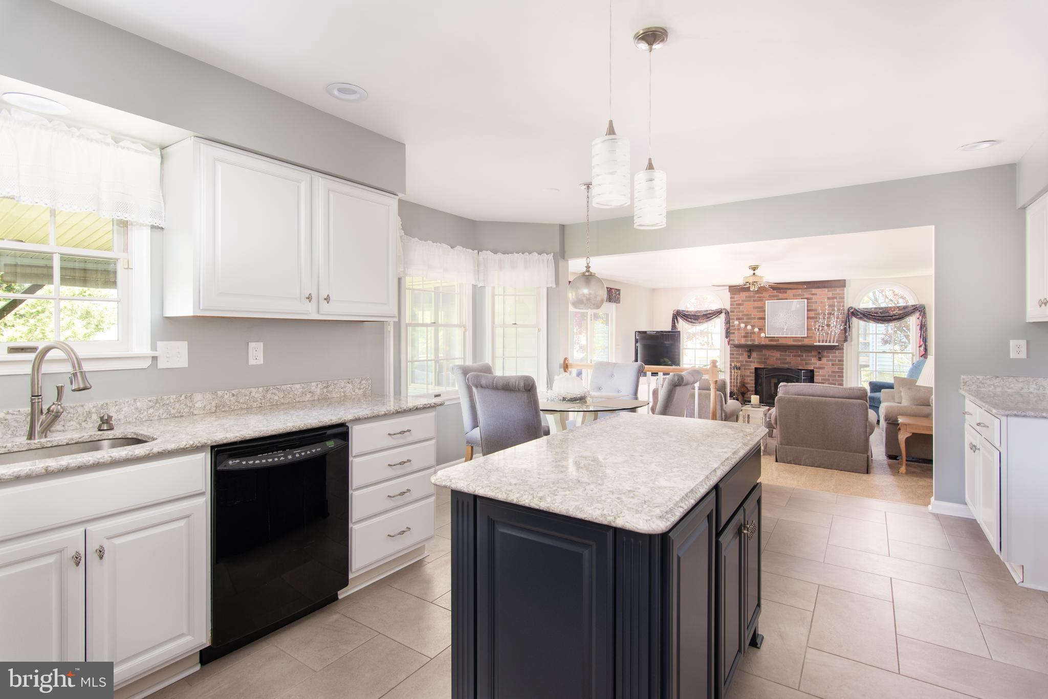 CONSTANT FRIENDSHIP - Residential