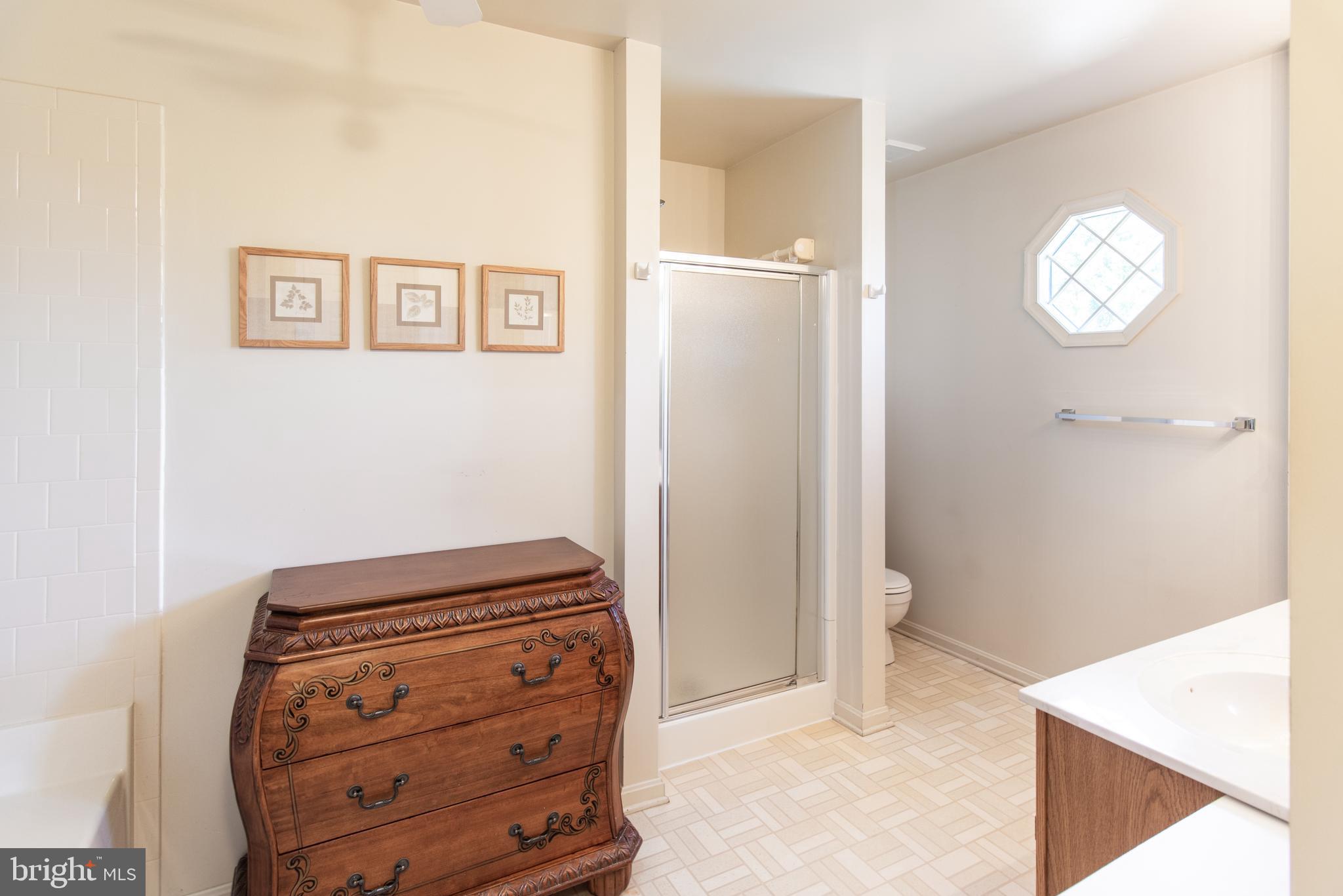 CONSTANT FRIENDSHIP - Residential