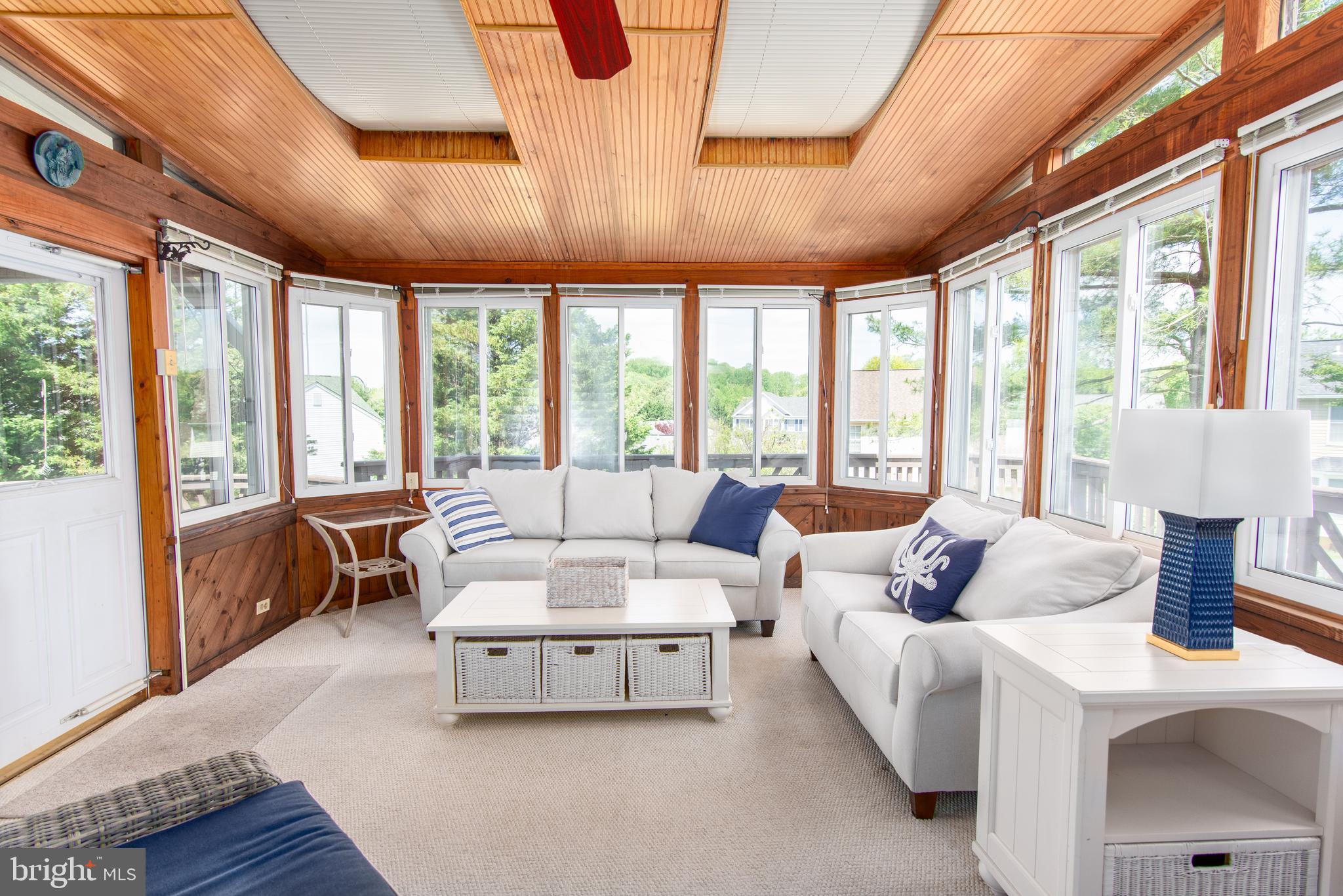 CONSTANT FRIENDSHIP - Residential