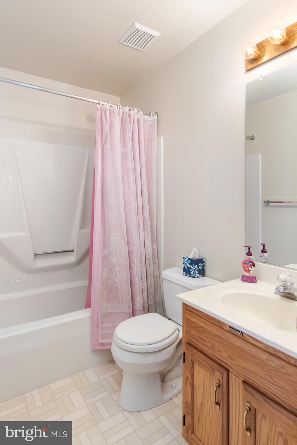 CONSTANT FRIENDSHIP - Residential