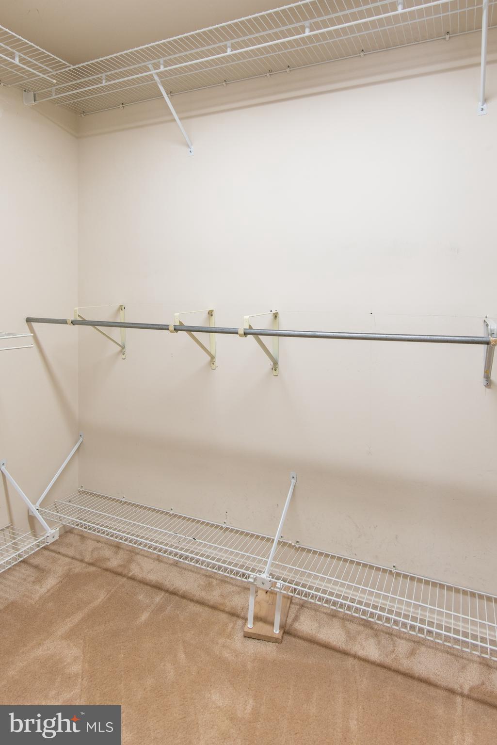 CONSTANT FRIENDSHIP - Residential