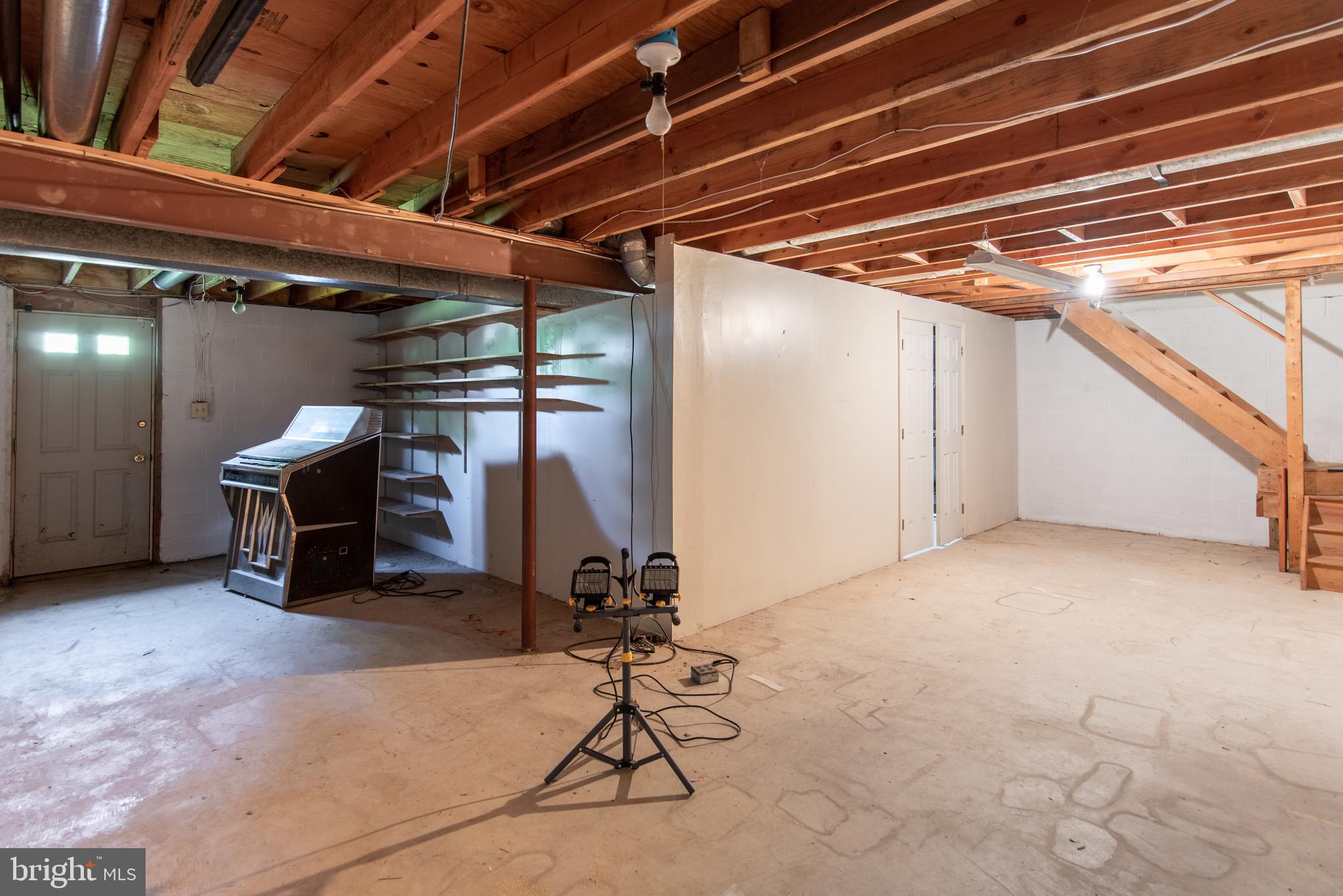 CONSTANT FRIENDSHIP - Residential