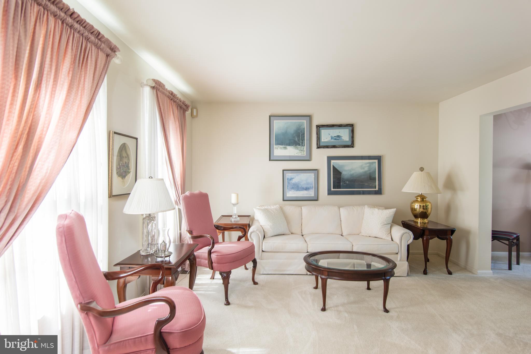 CONSTANT FRIENDSHIP - Residential