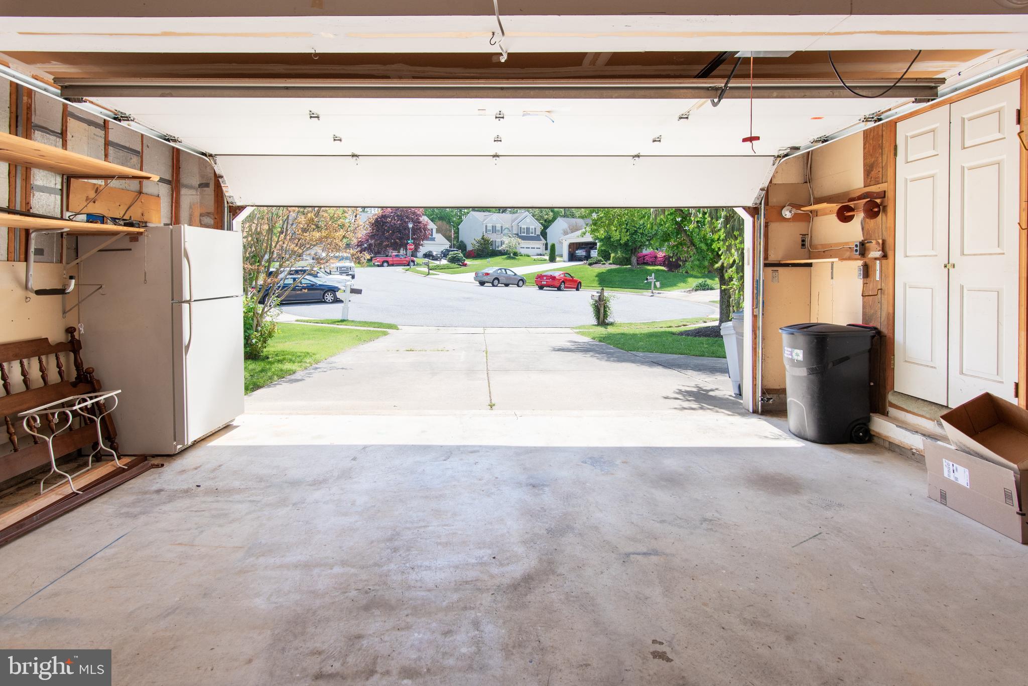 CONSTANT FRIENDSHIP - Residential