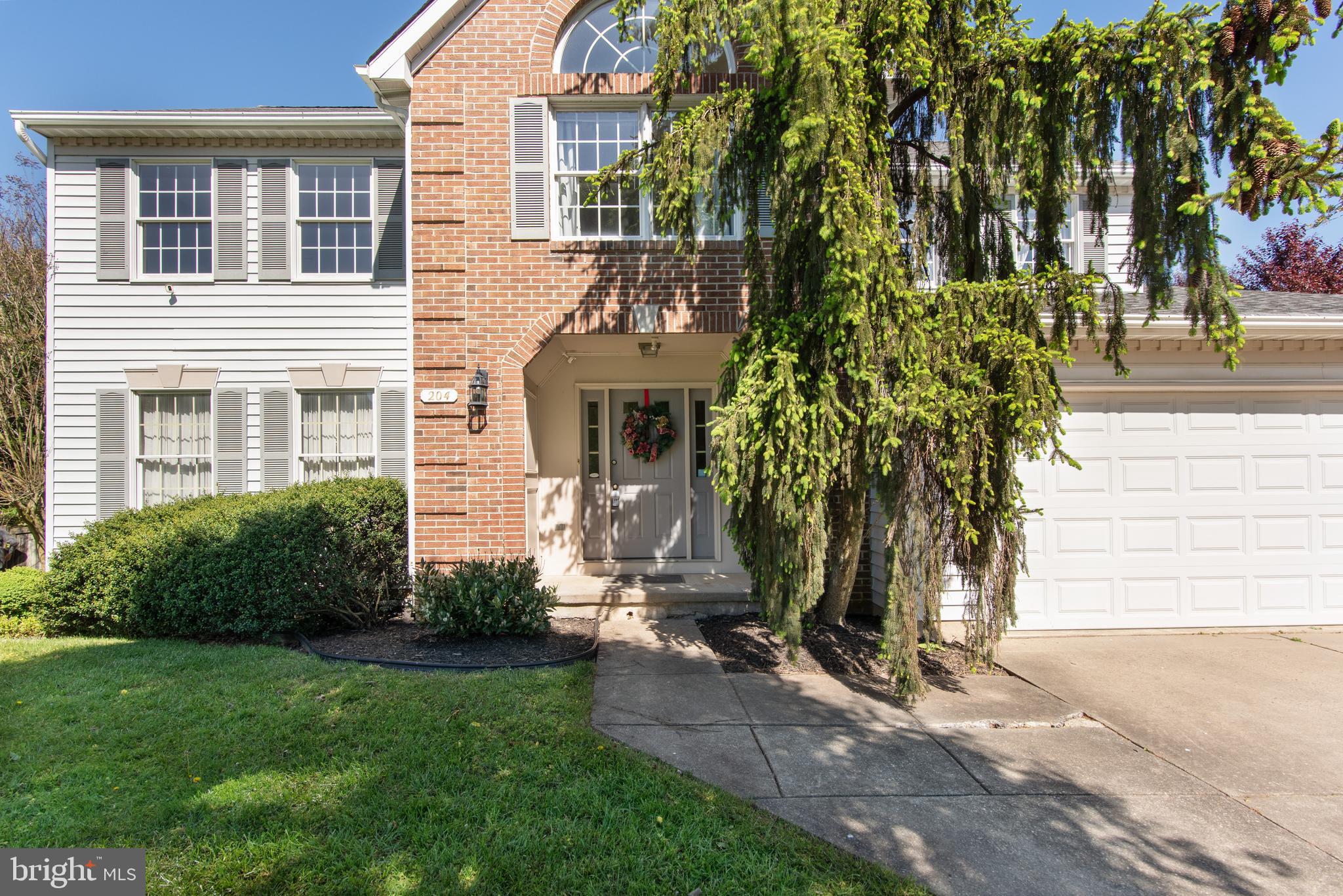 CONSTANT FRIENDSHIP - Residential