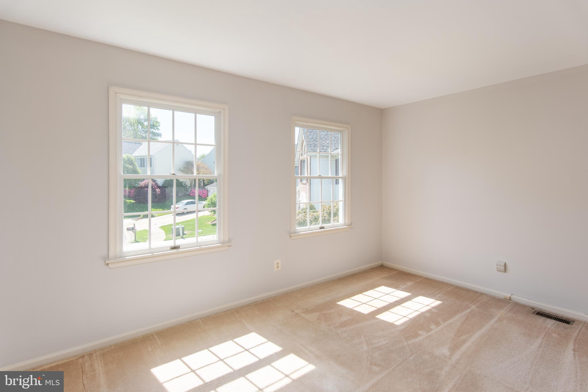 CONSTANT FRIENDSHIP - Residential