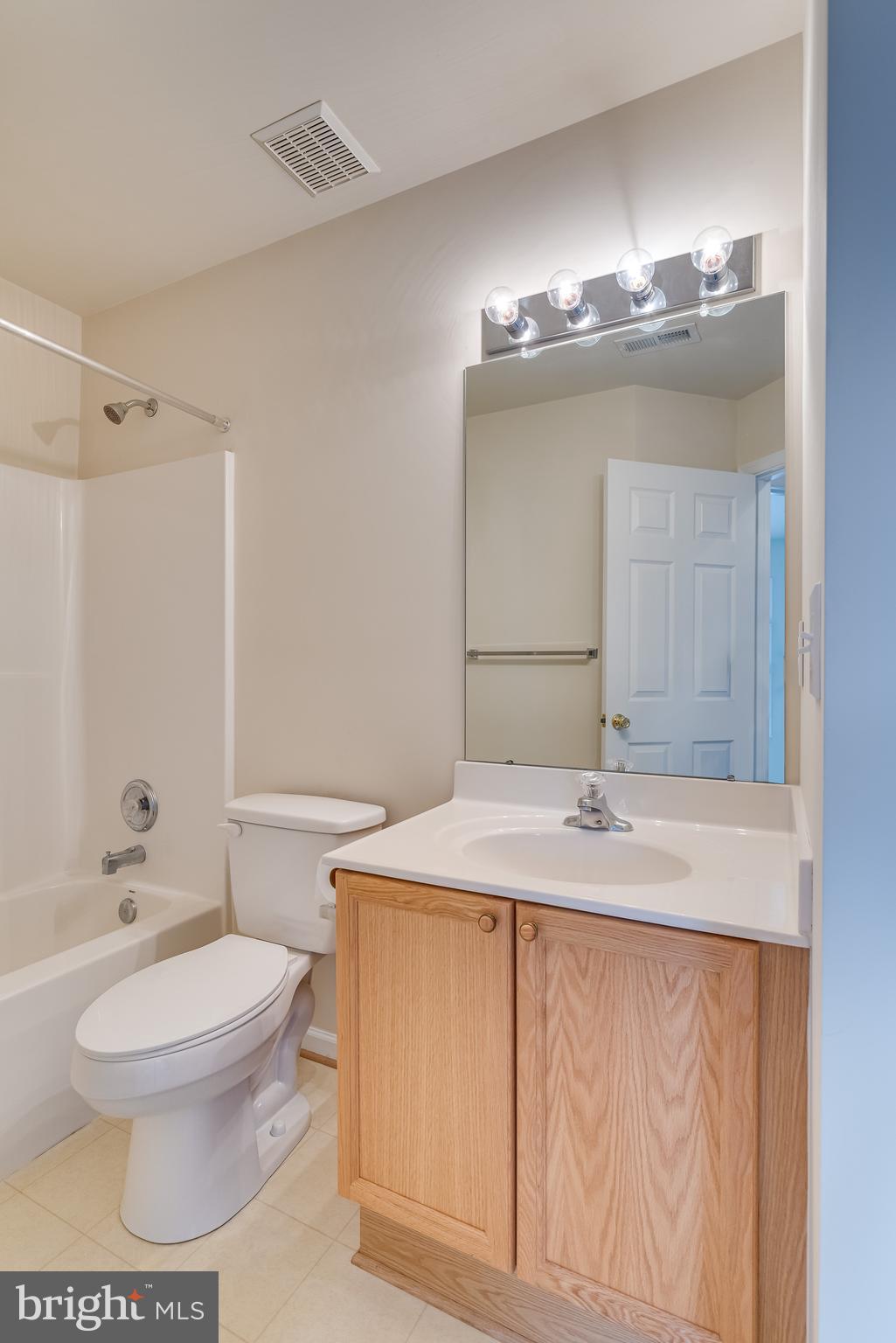 COUNTY GREEN - Residential