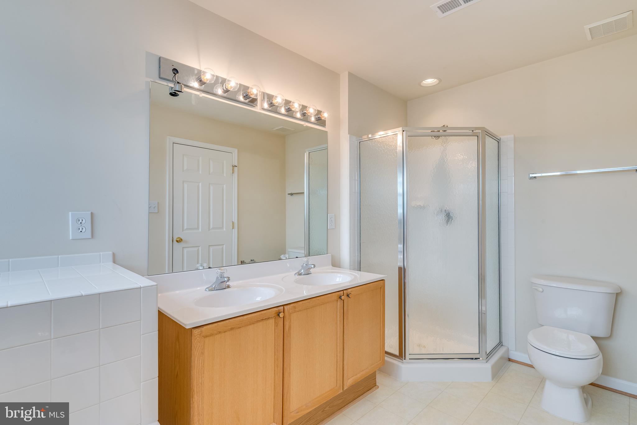 COUNTY GREEN - Residential