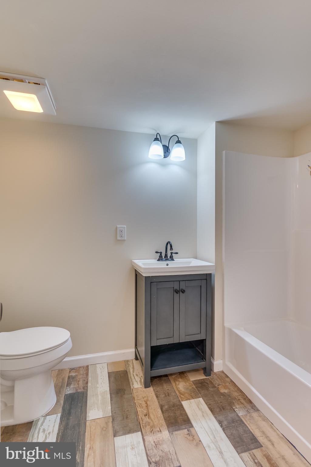 COUNTY GREEN - Residential