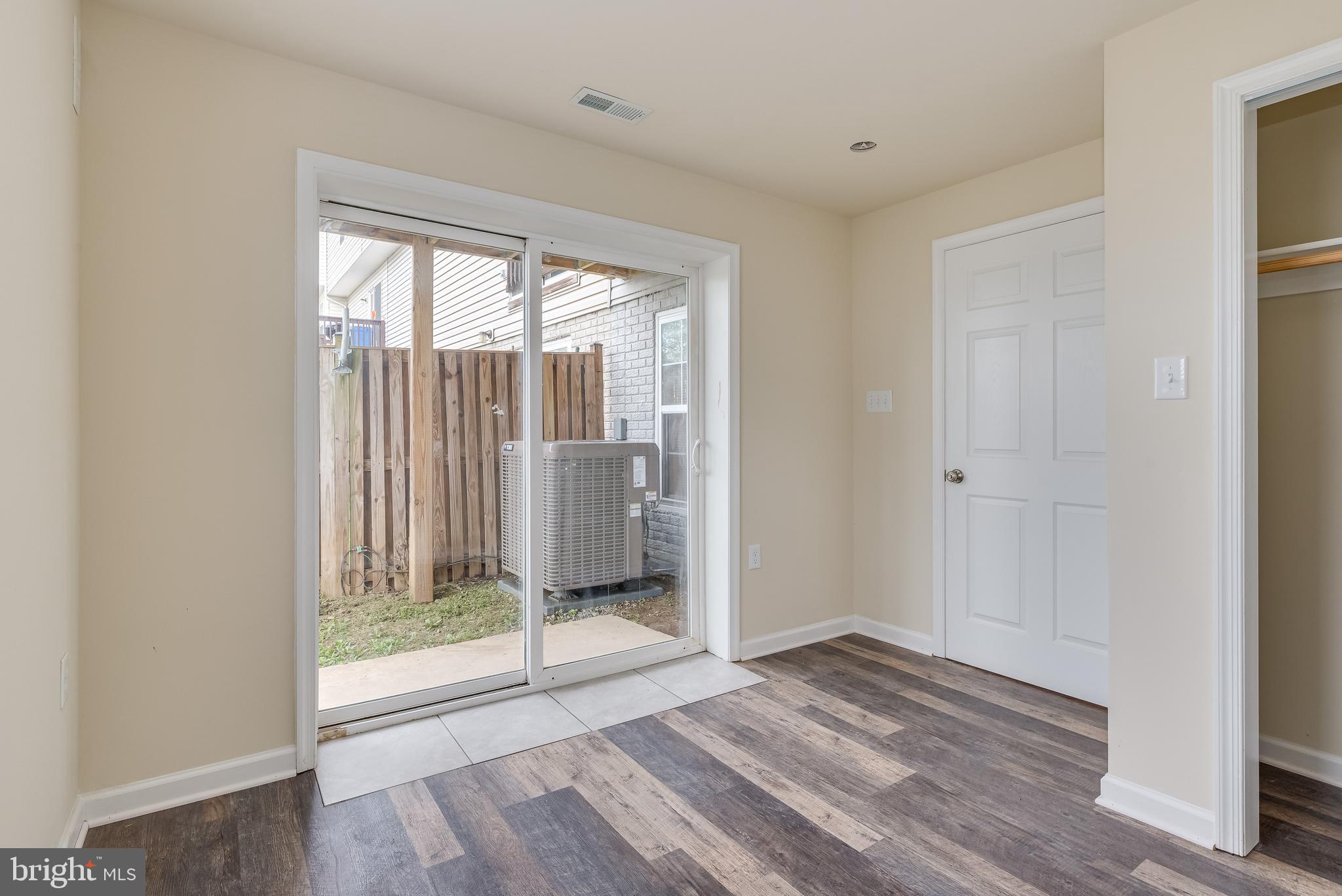 COUNTY GREEN - Residential