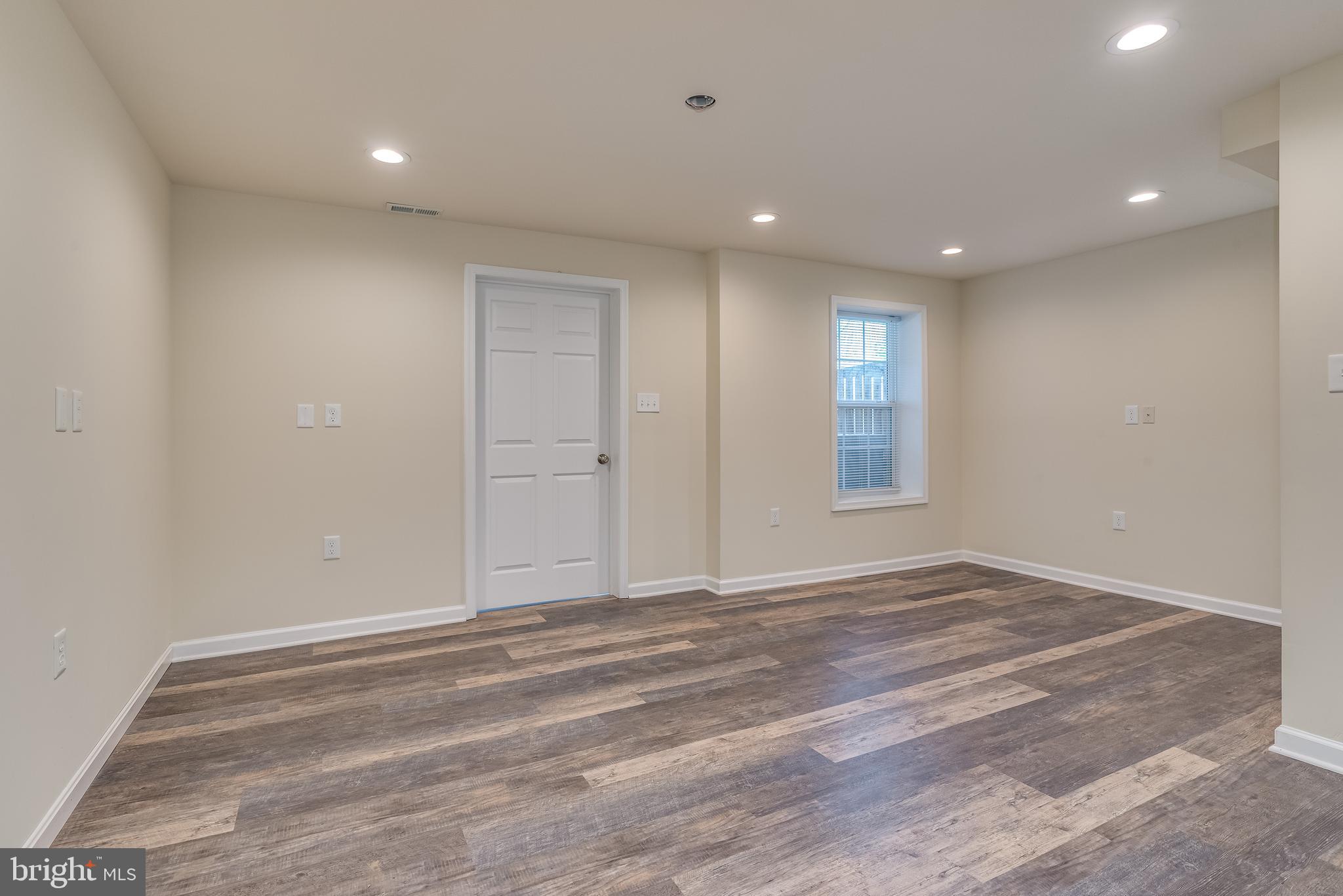 COUNTY GREEN - Residential