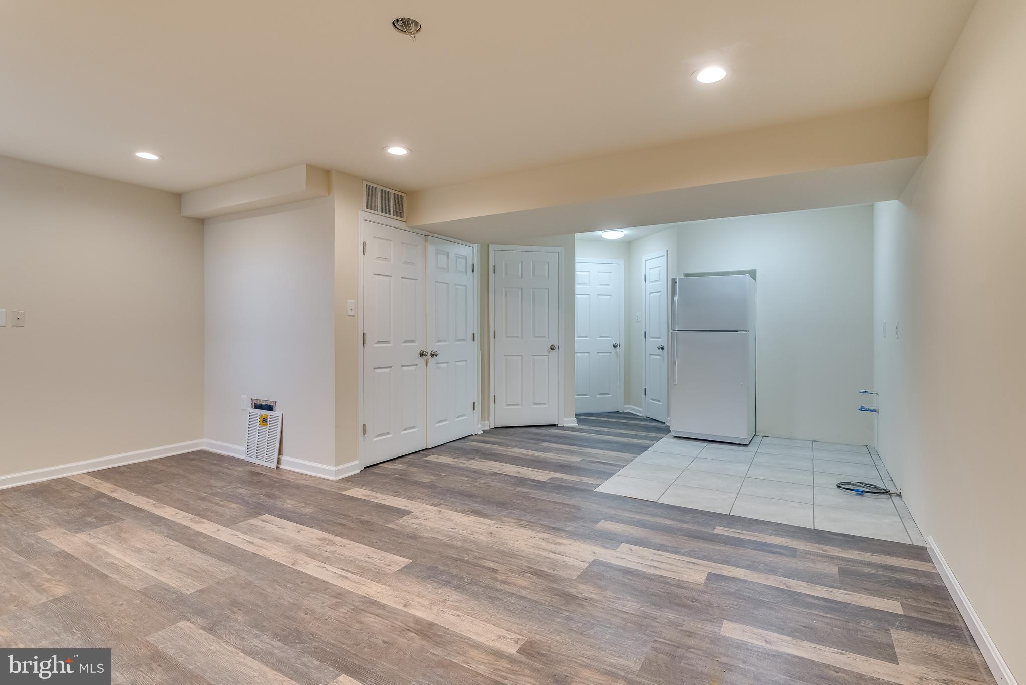 COUNTY GREEN - Residential