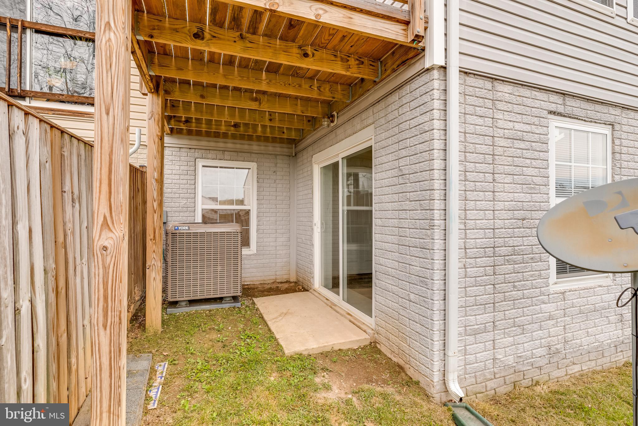 COUNTY GREEN - Residential