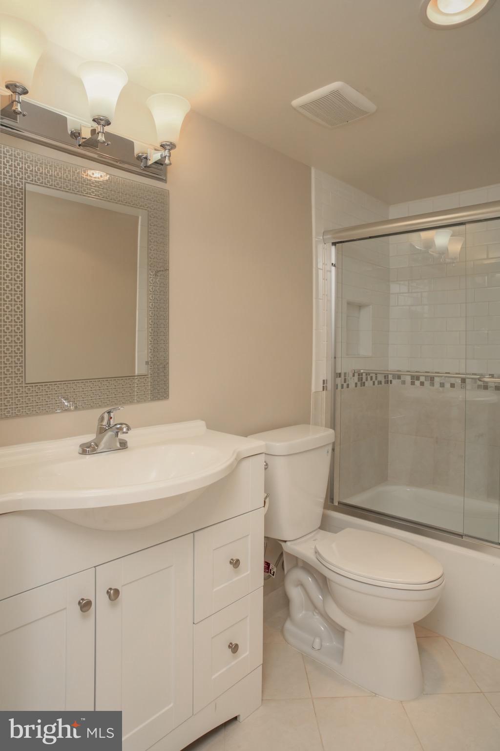 REGENCY AT MCLEAN - Residential Lease