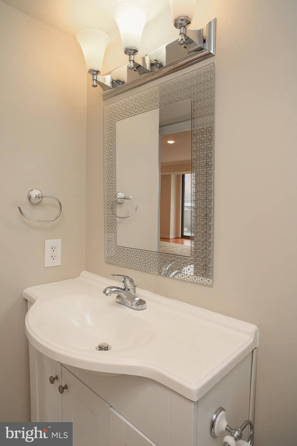 REGENCY AT MCLEAN - Residential Lease