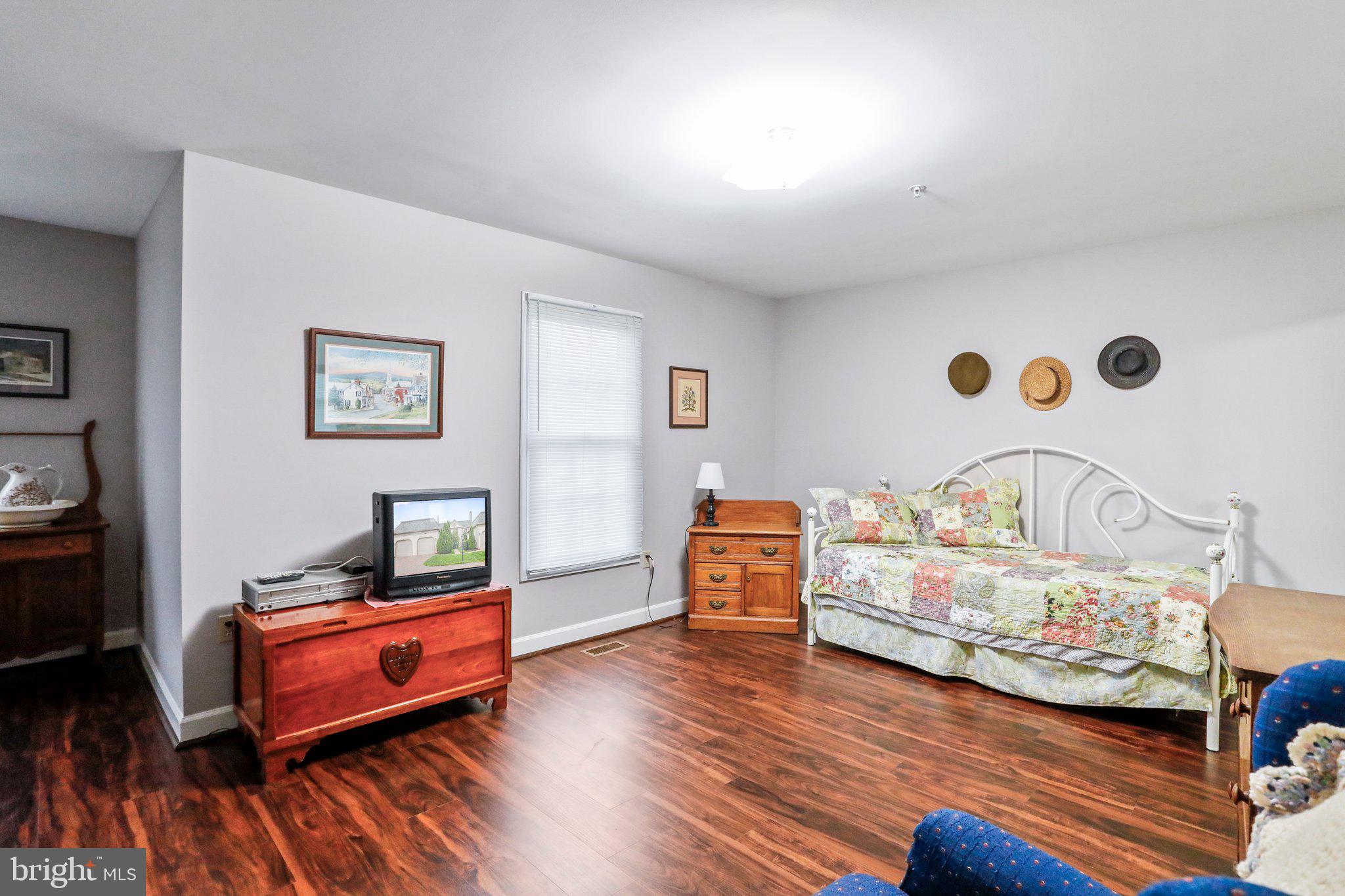 WORMANS MILL - Residential