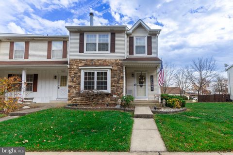 35 DUNMOOR CT S HAMILTON NJ 08690