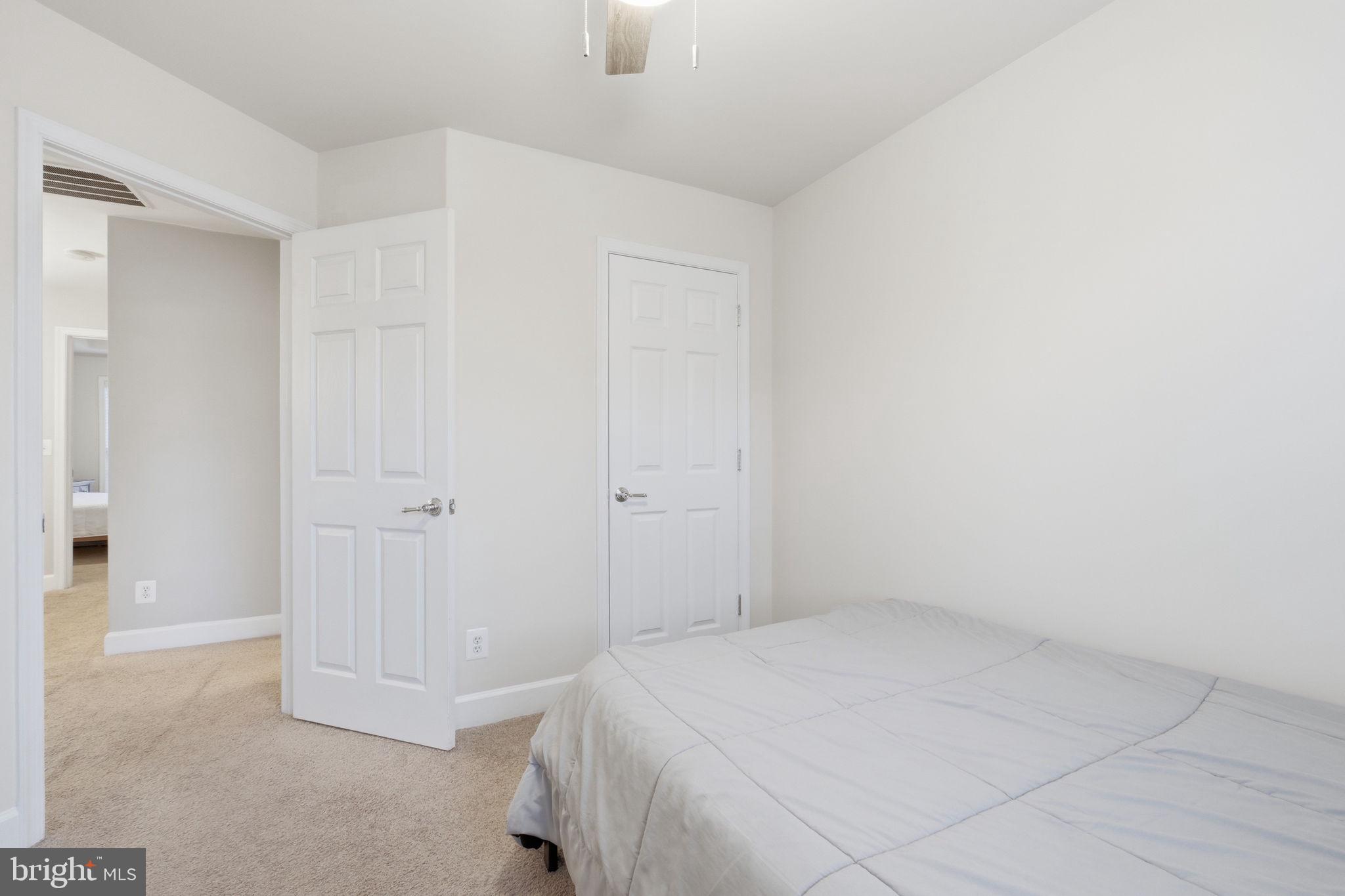 POTOMAC CLUB CONDOMINIUMS - Residential