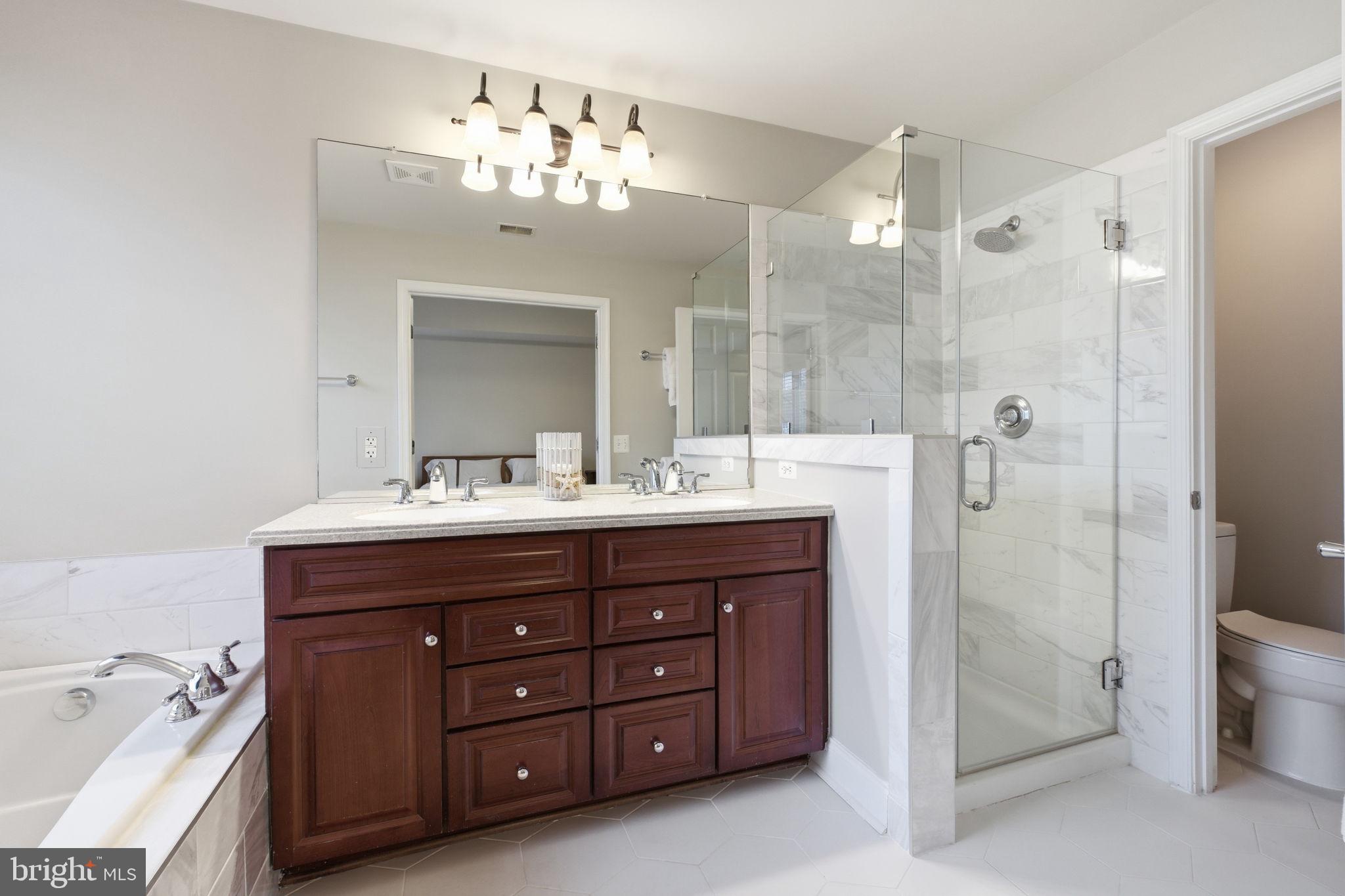 POTOMAC CLUB CONDOMINIUMS - Residential