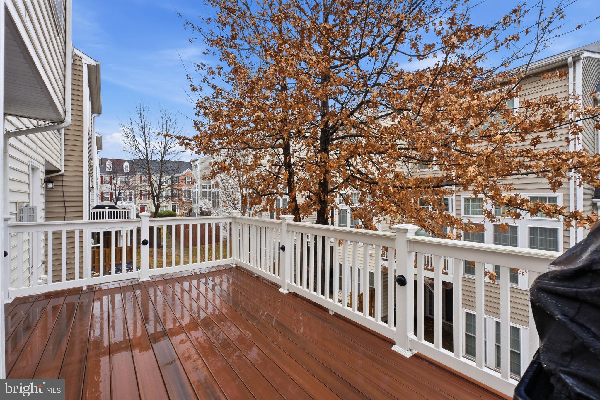 POTOMAC CLUB CONDOMINIUMS - Residential