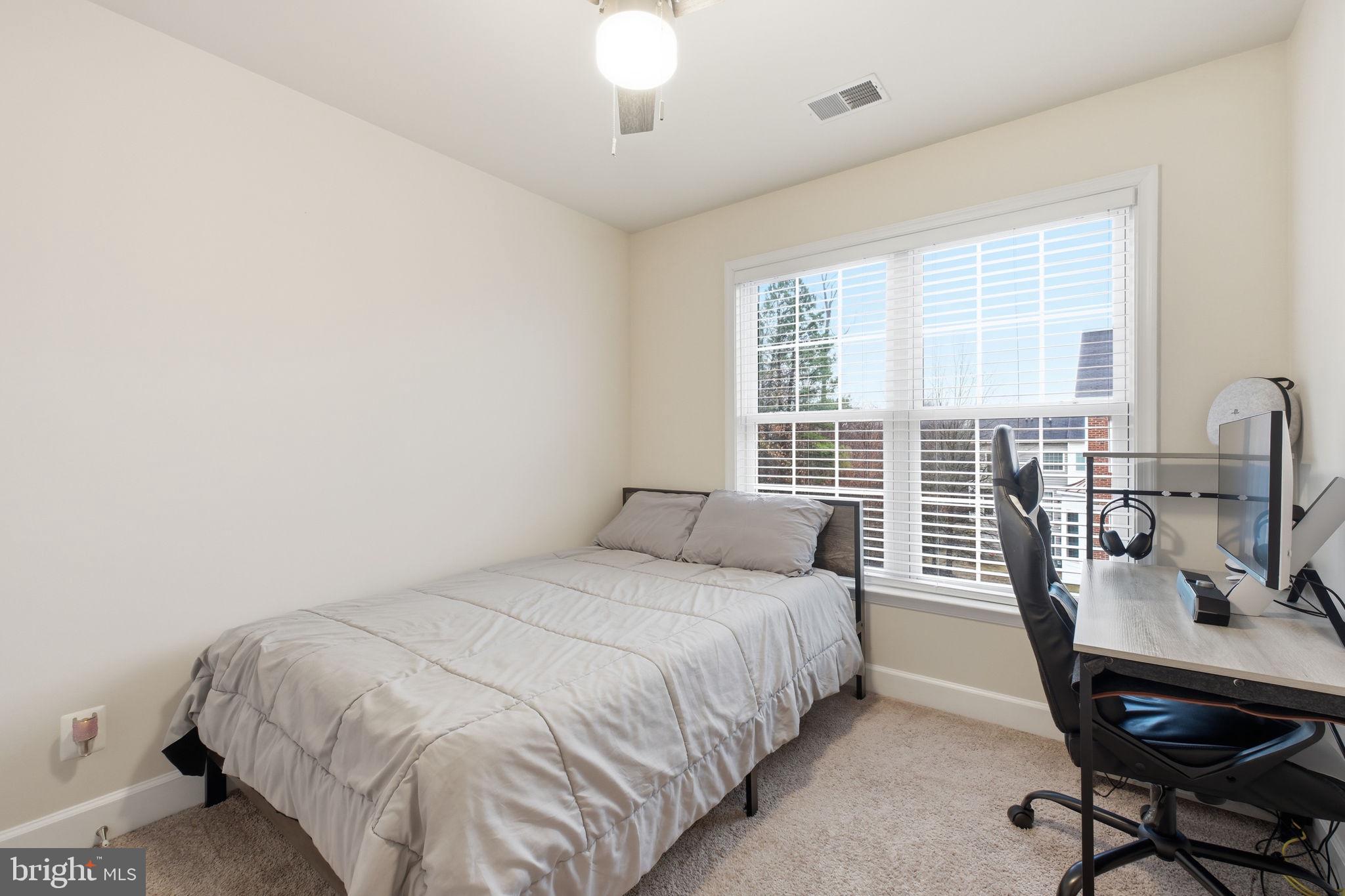 POTOMAC CLUB CONDOMINIUMS - Residential