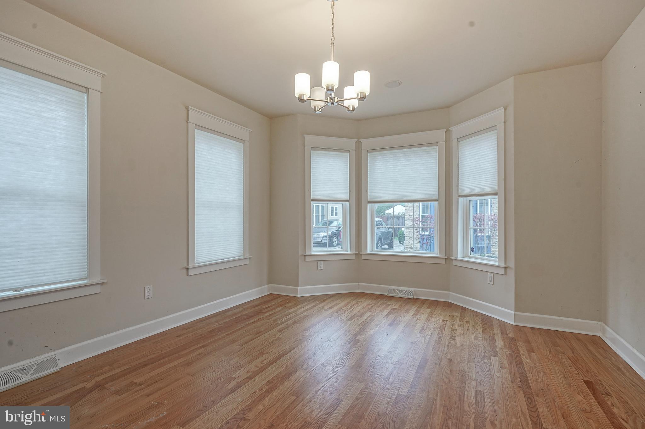 ROXBOROUGH - Residential