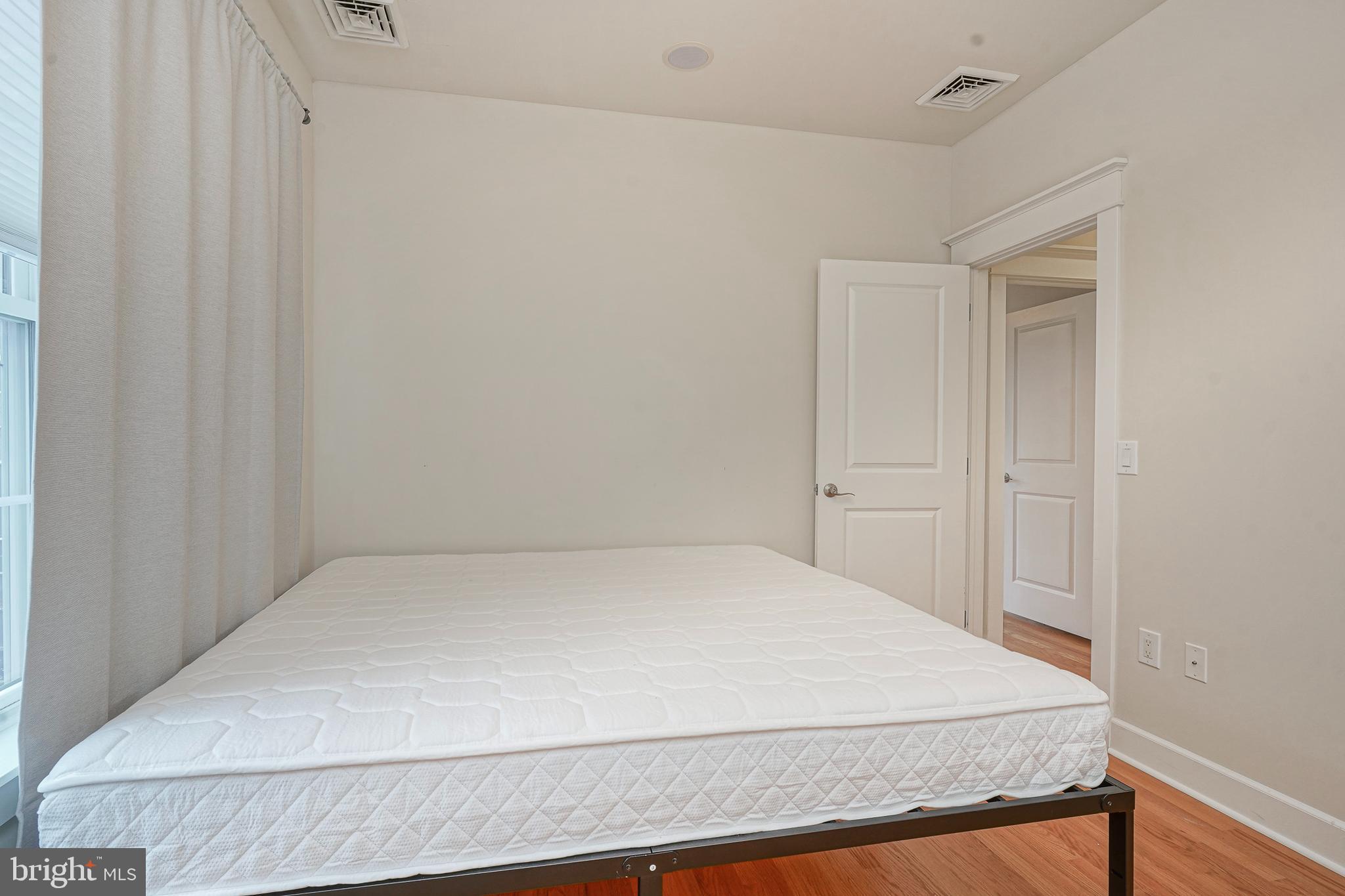 ROXBOROUGH - Residential