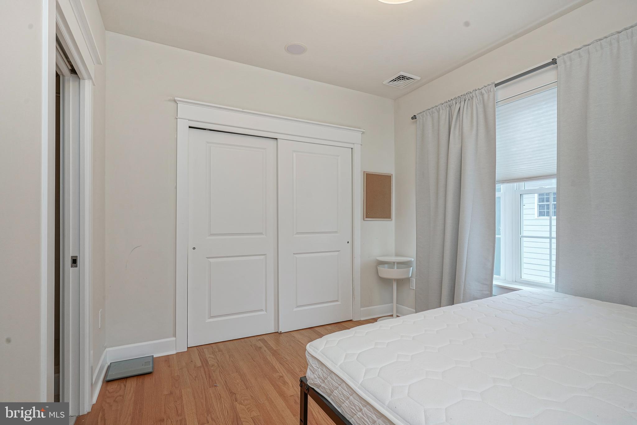 ROXBOROUGH - Residential