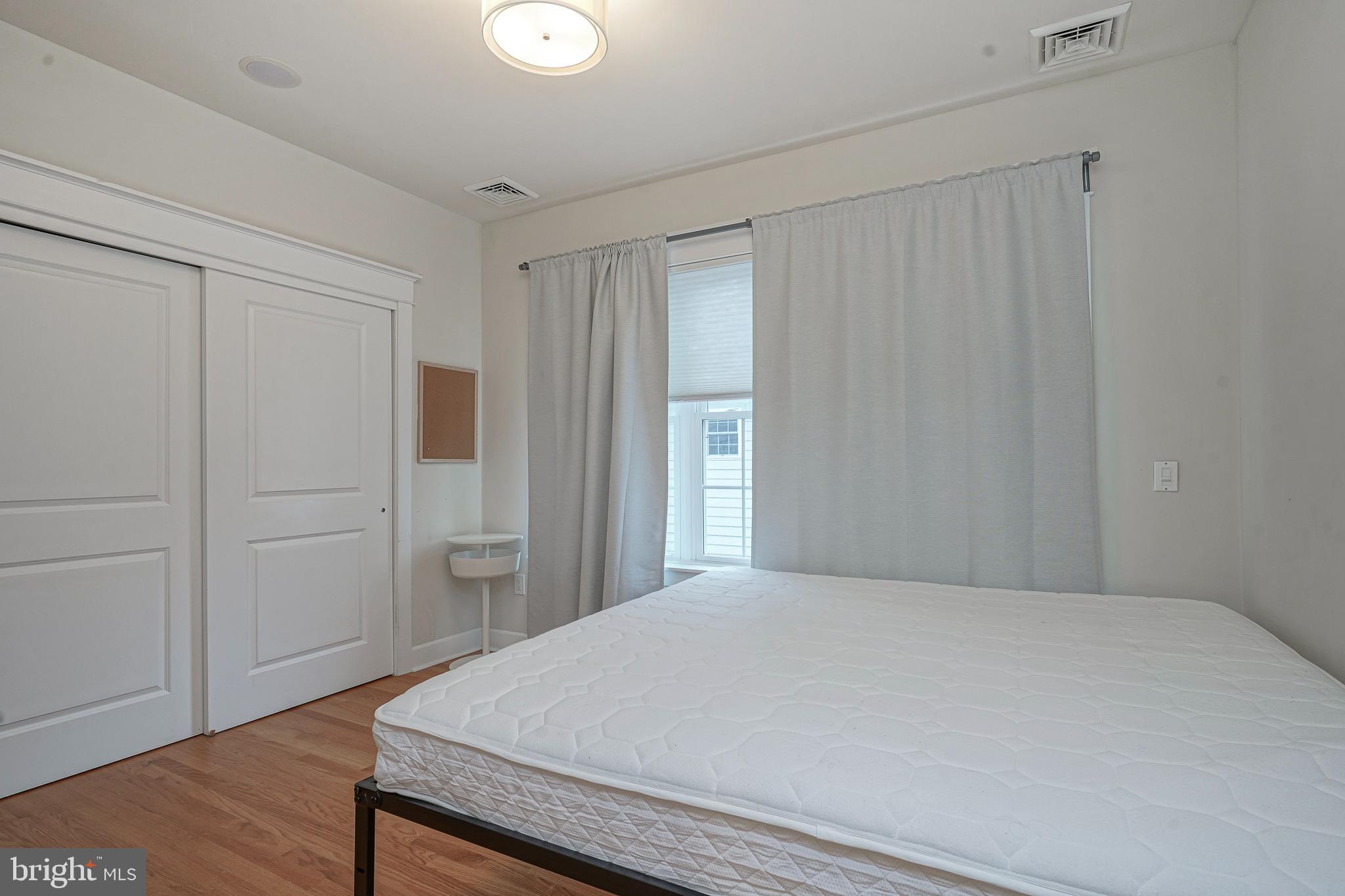 ROXBOROUGH - Residential