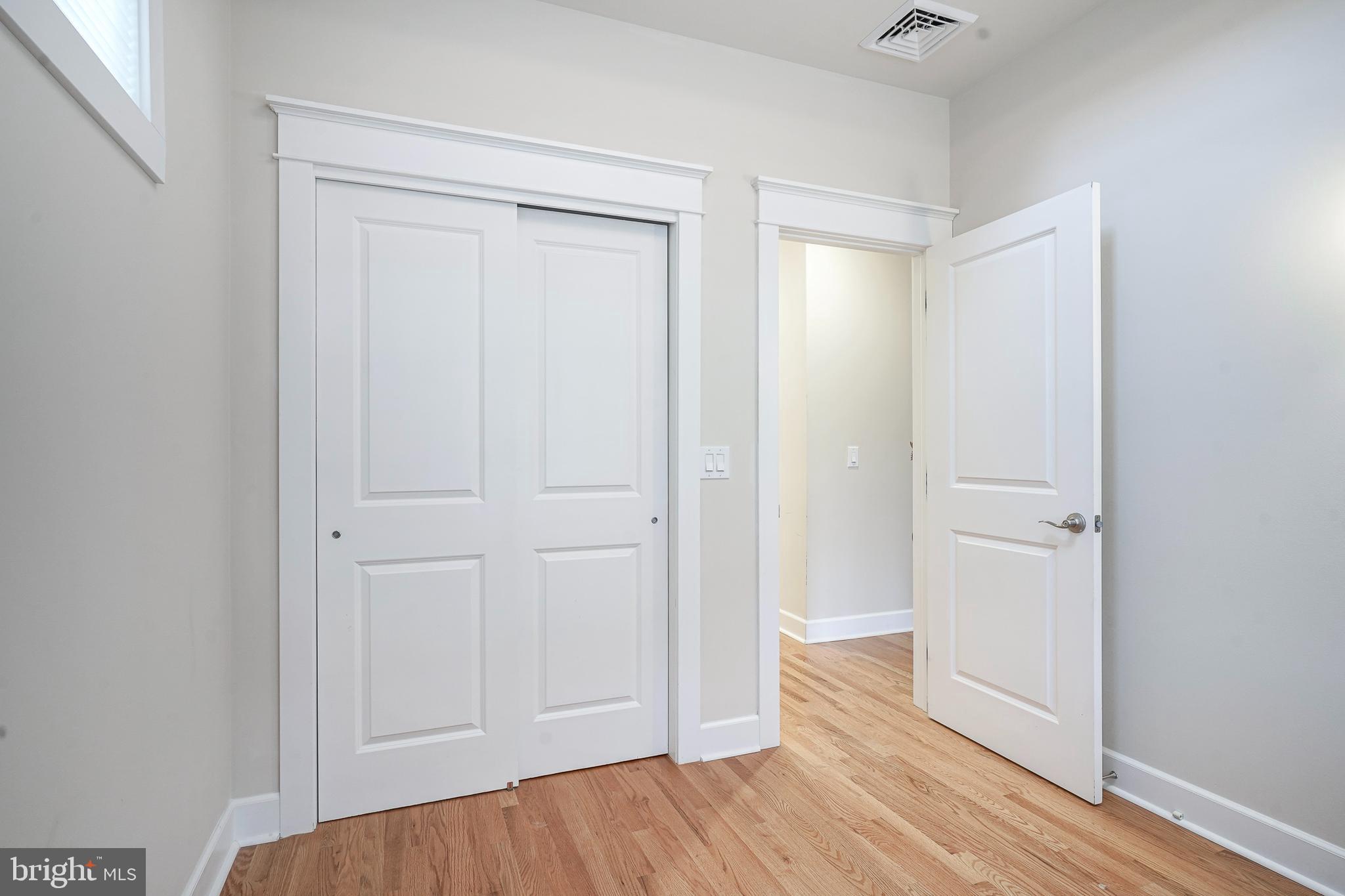 ROXBOROUGH - Residential