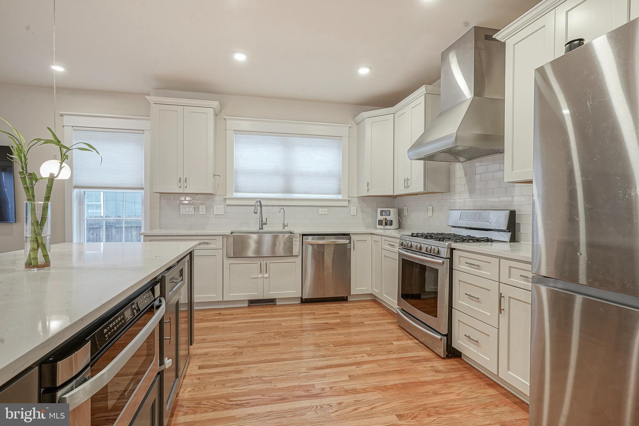 538 LEVERINGTON AVENUE C