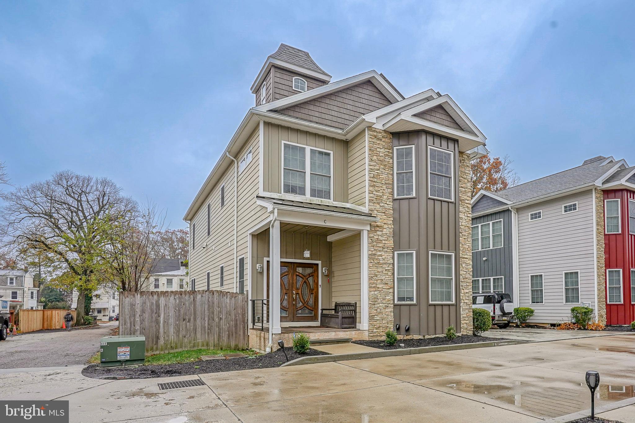 538 LEVERINGTON AVENUE C