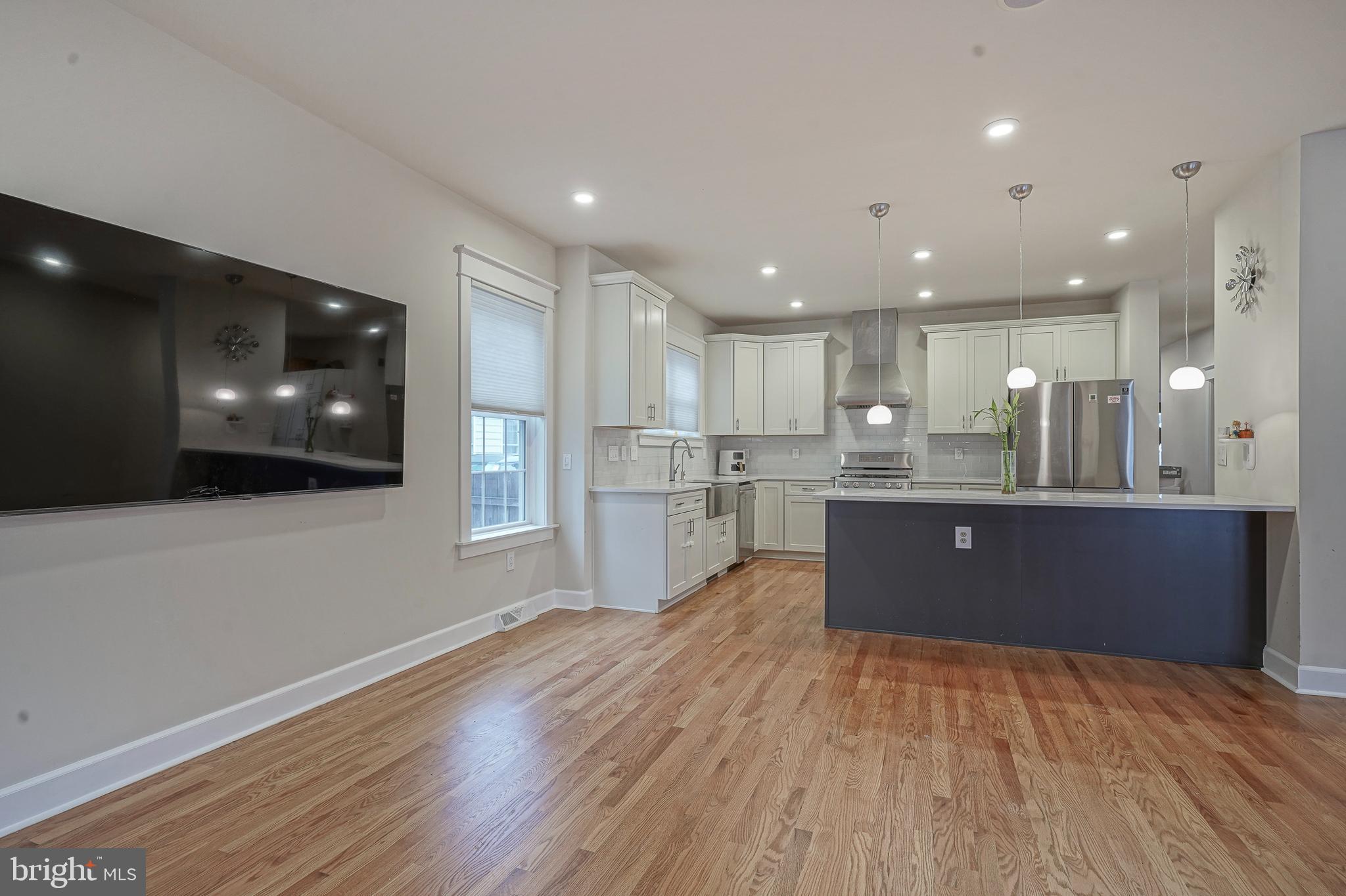 ROXBOROUGH - Residential