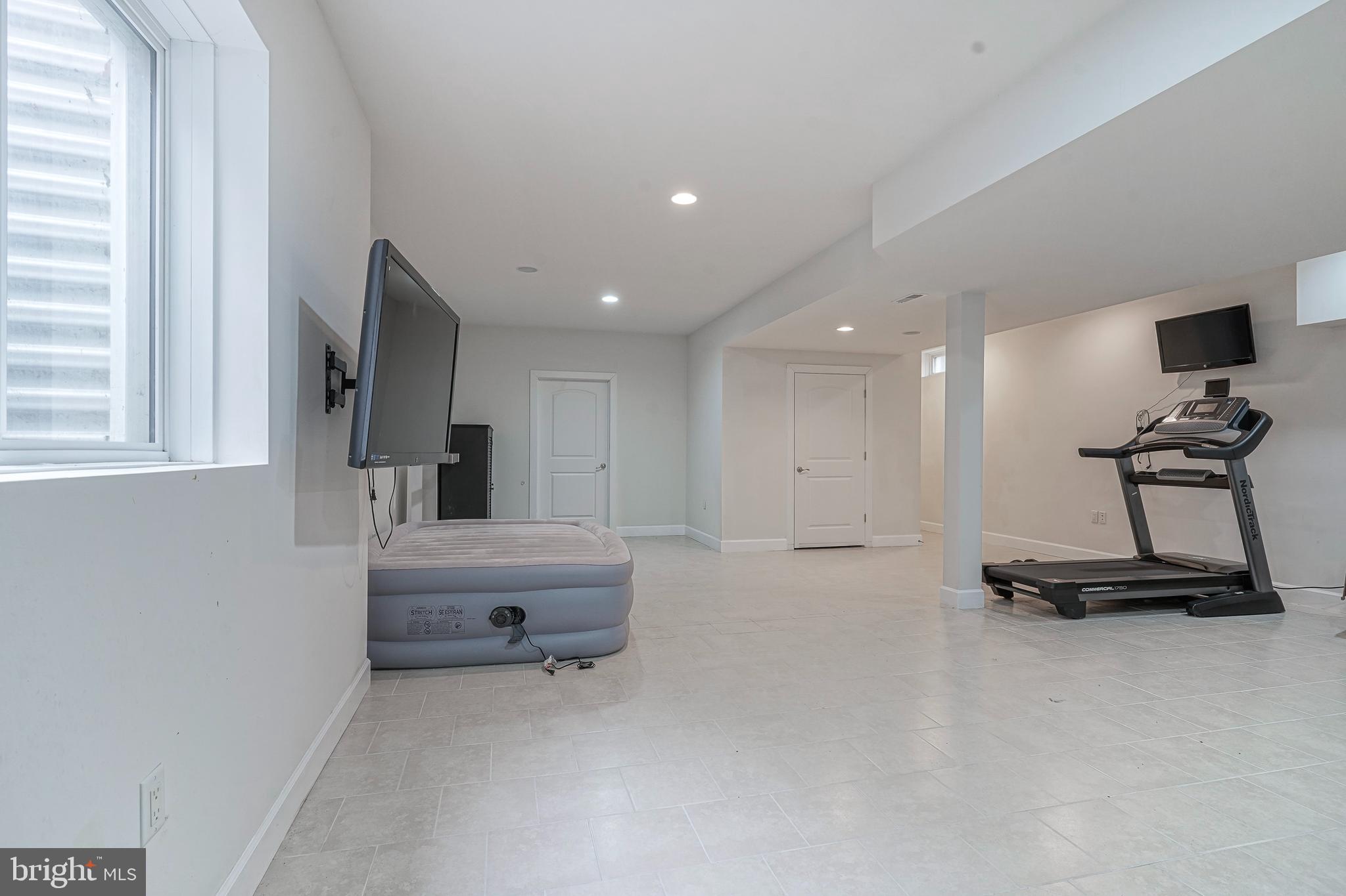 ROXBOROUGH - Residential