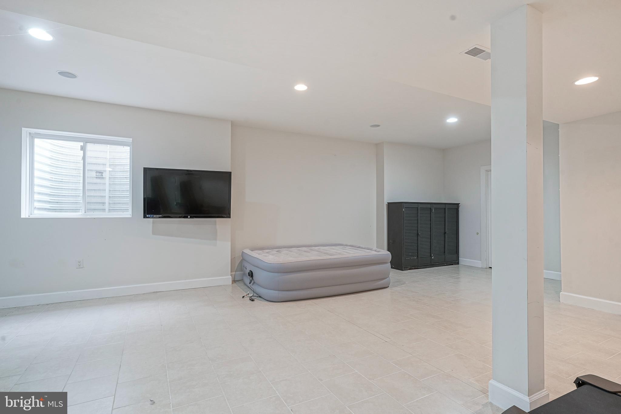 ROXBOROUGH - Residential