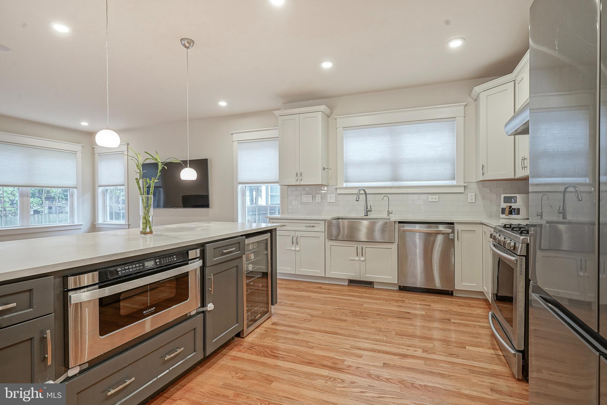 ROXBOROUGH - Residential