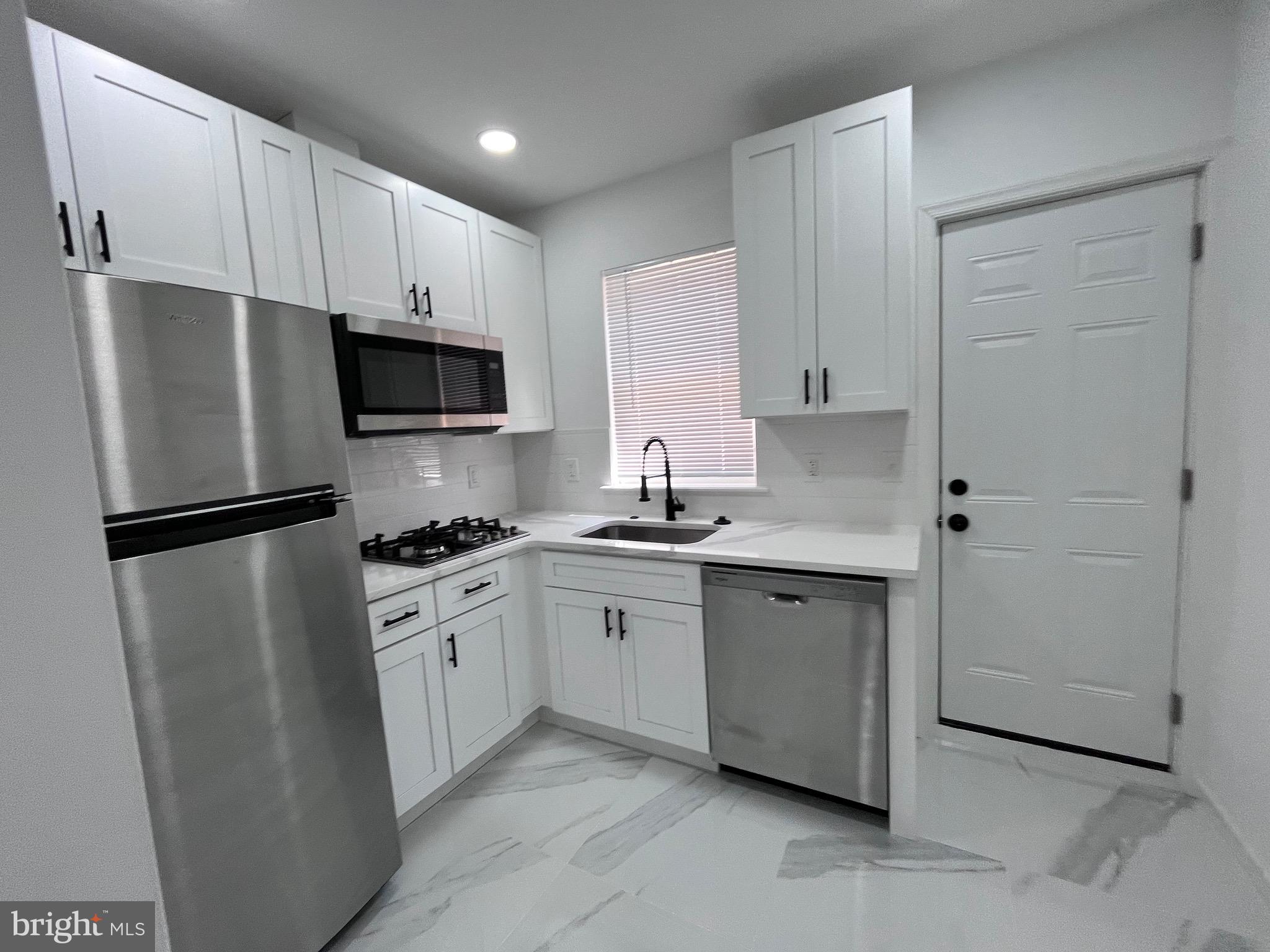 STRAWBERRY MANSION - Residential