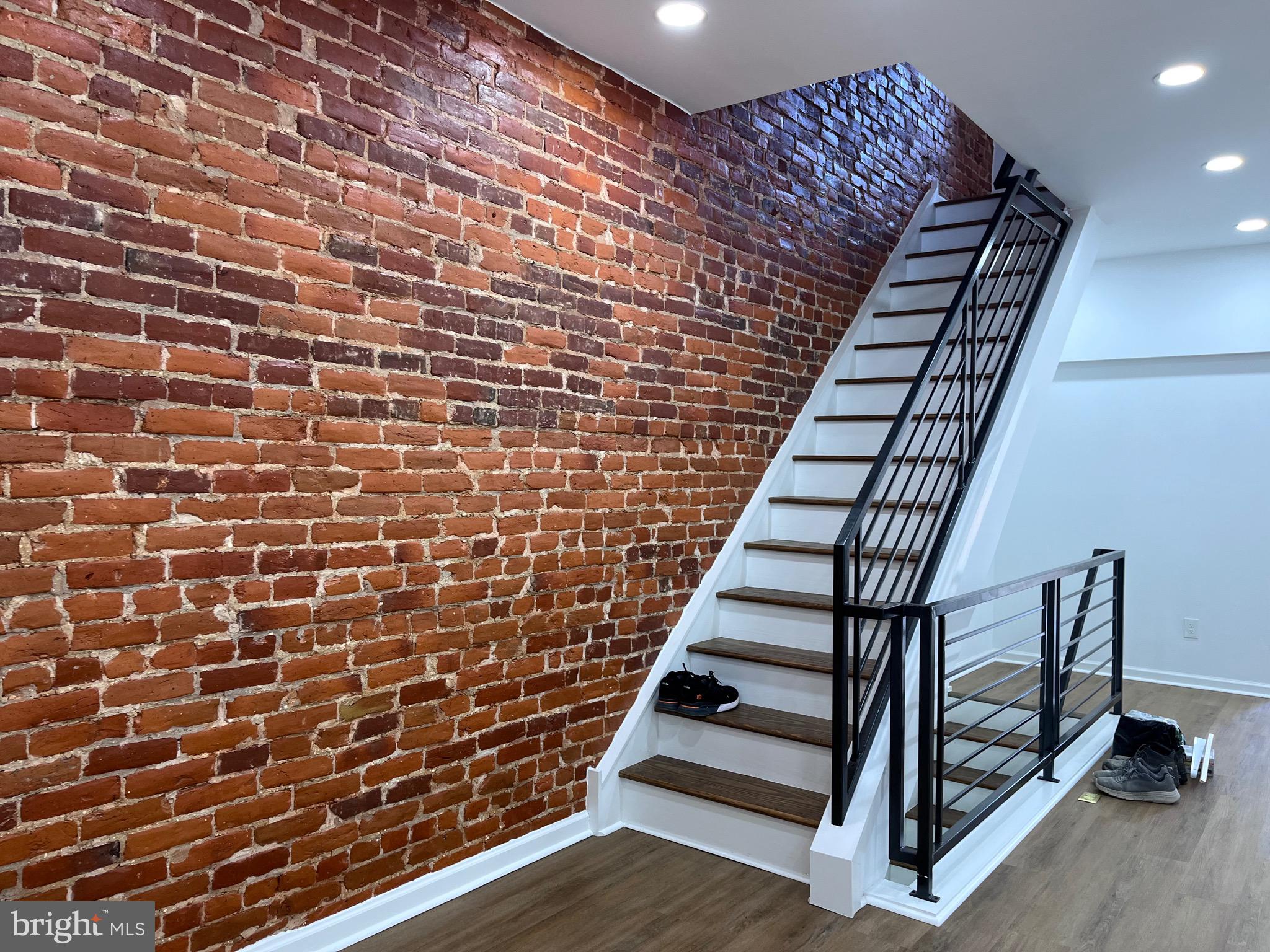 STRAWBERRY MANSION - Residential