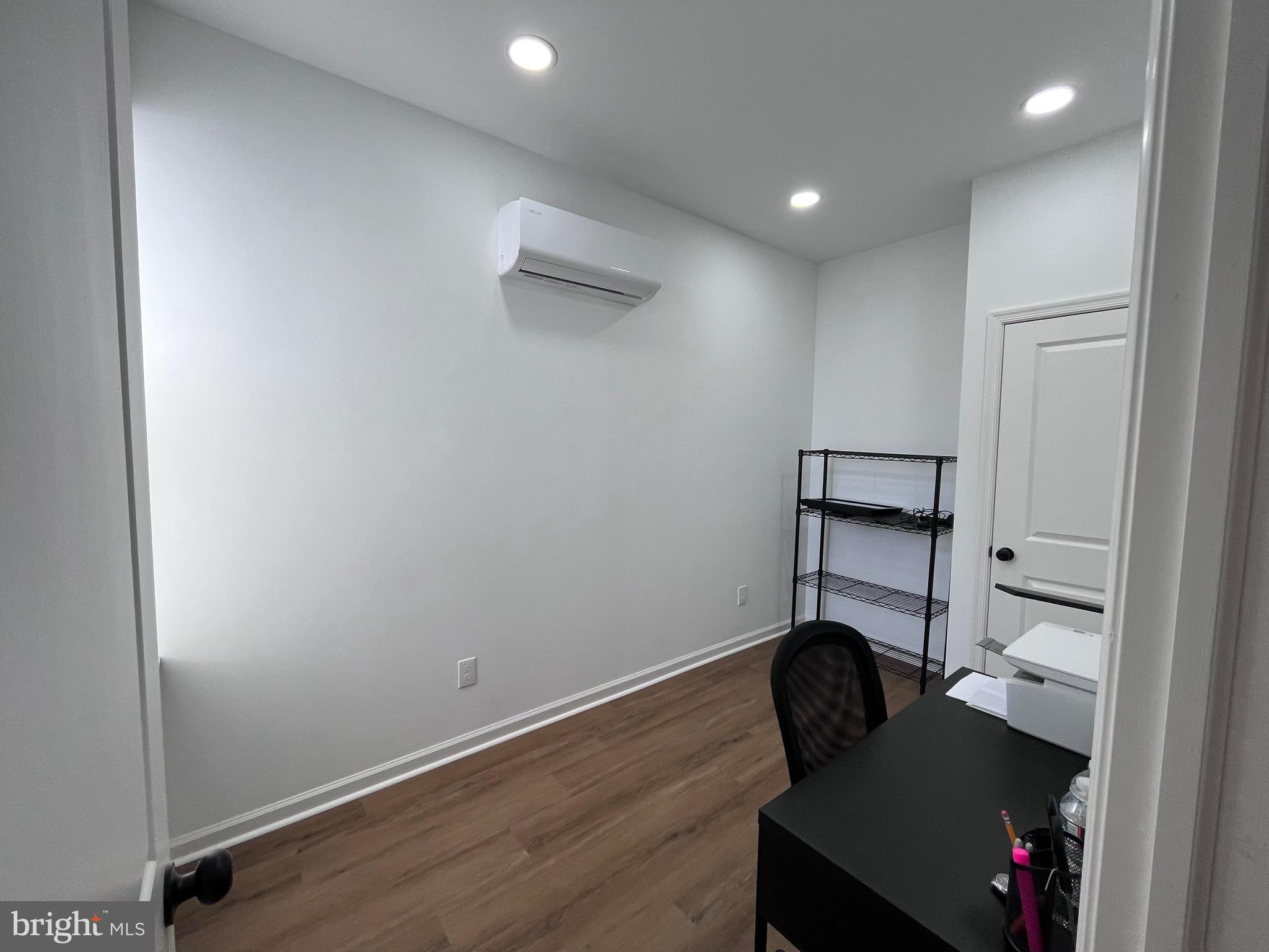 STRAWBERRY MANSION - Residential