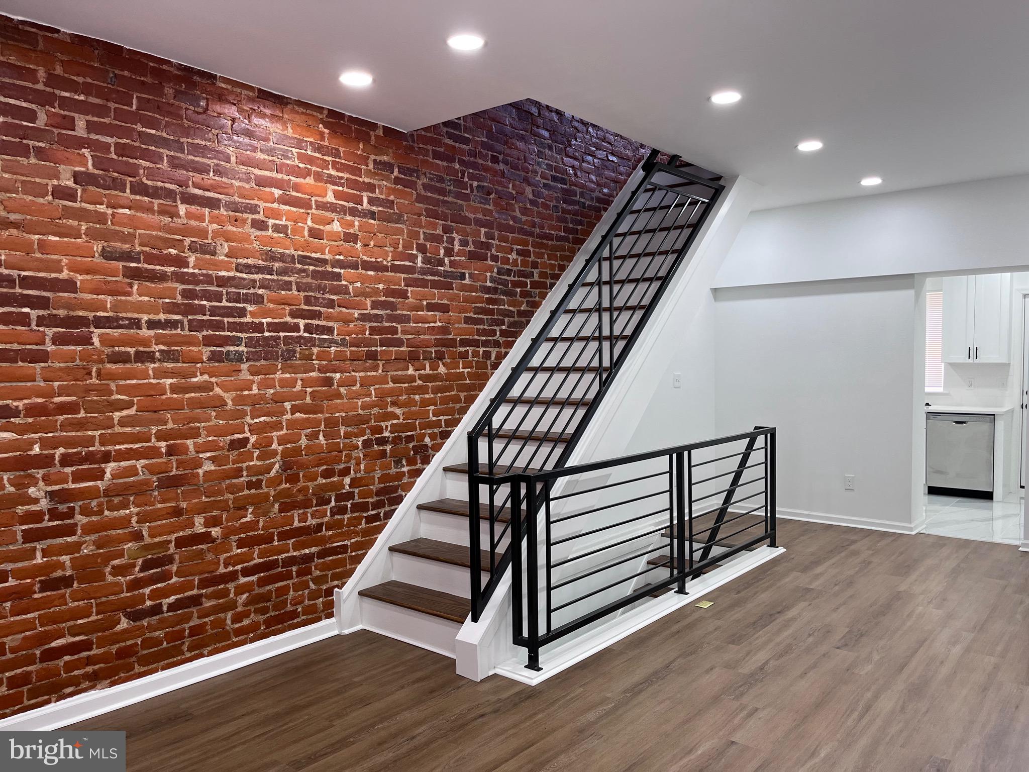 STRAWBERRY MANSION - Residential