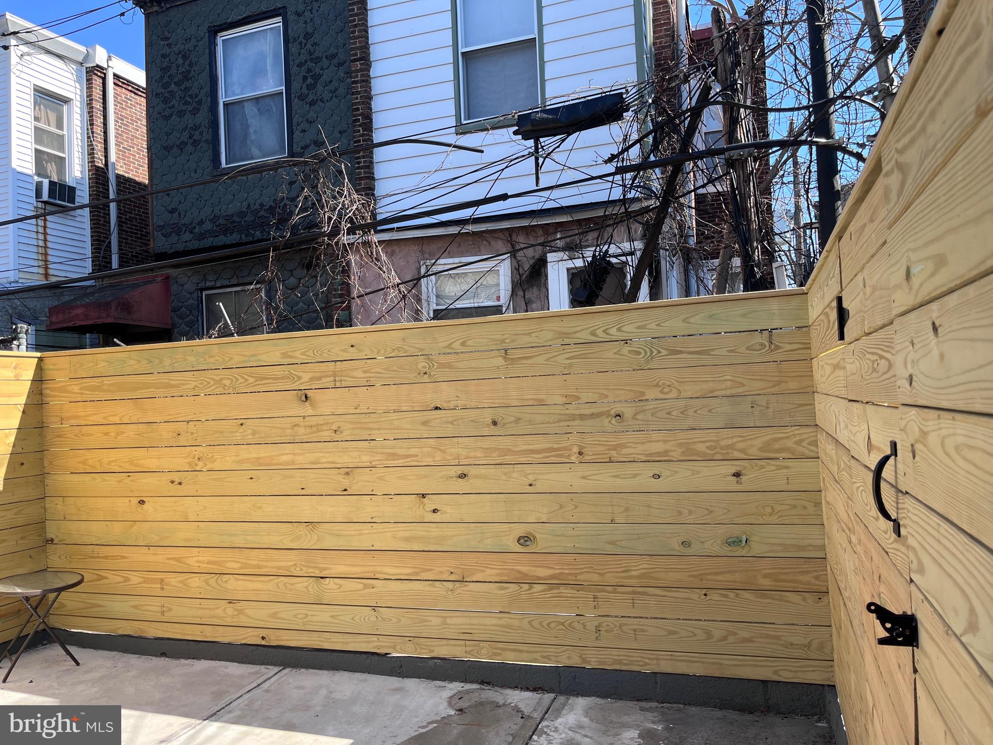 STRAWBERRY MANSION - Residential