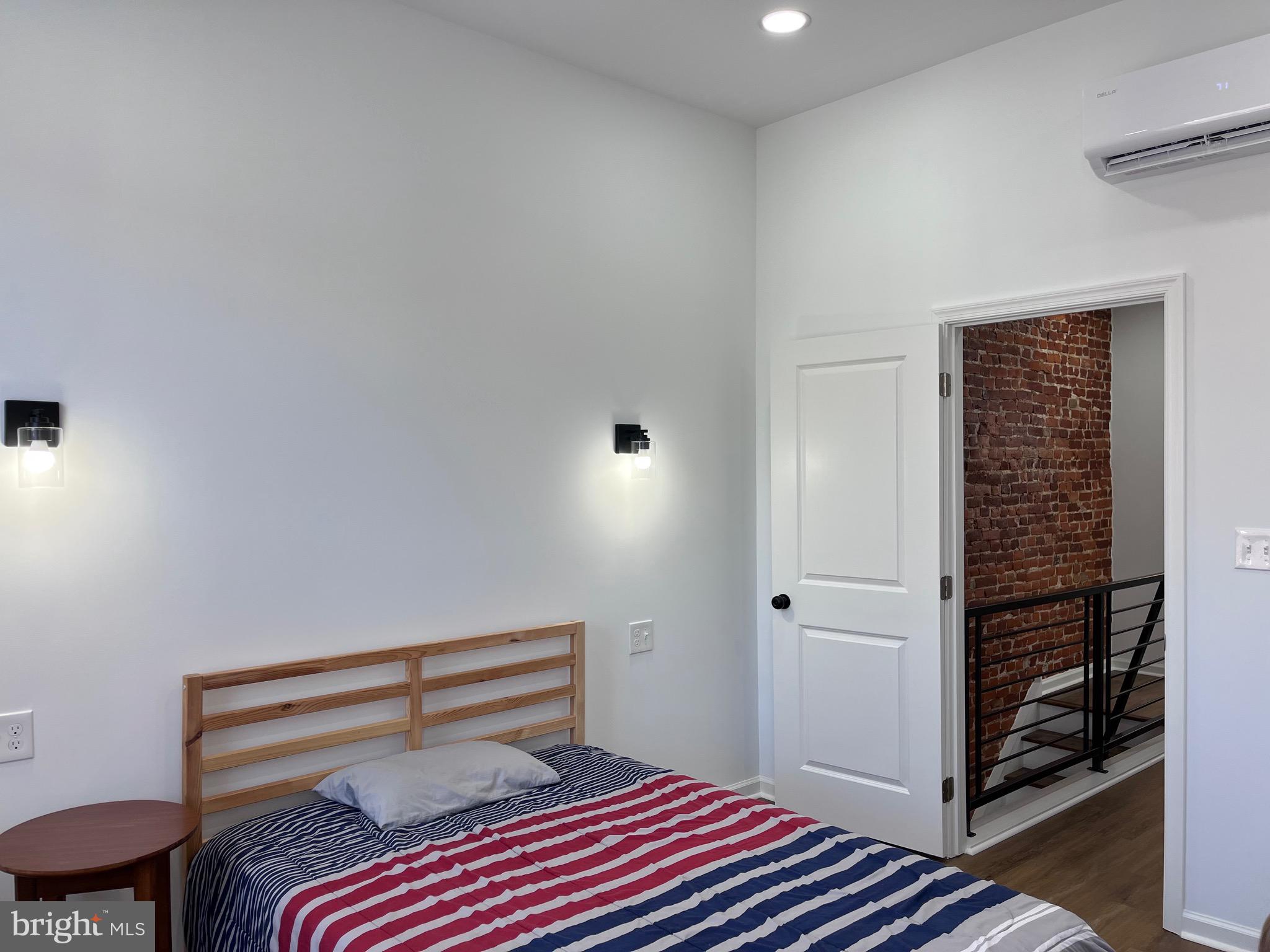 STRAWBERRY MANSION - Residential