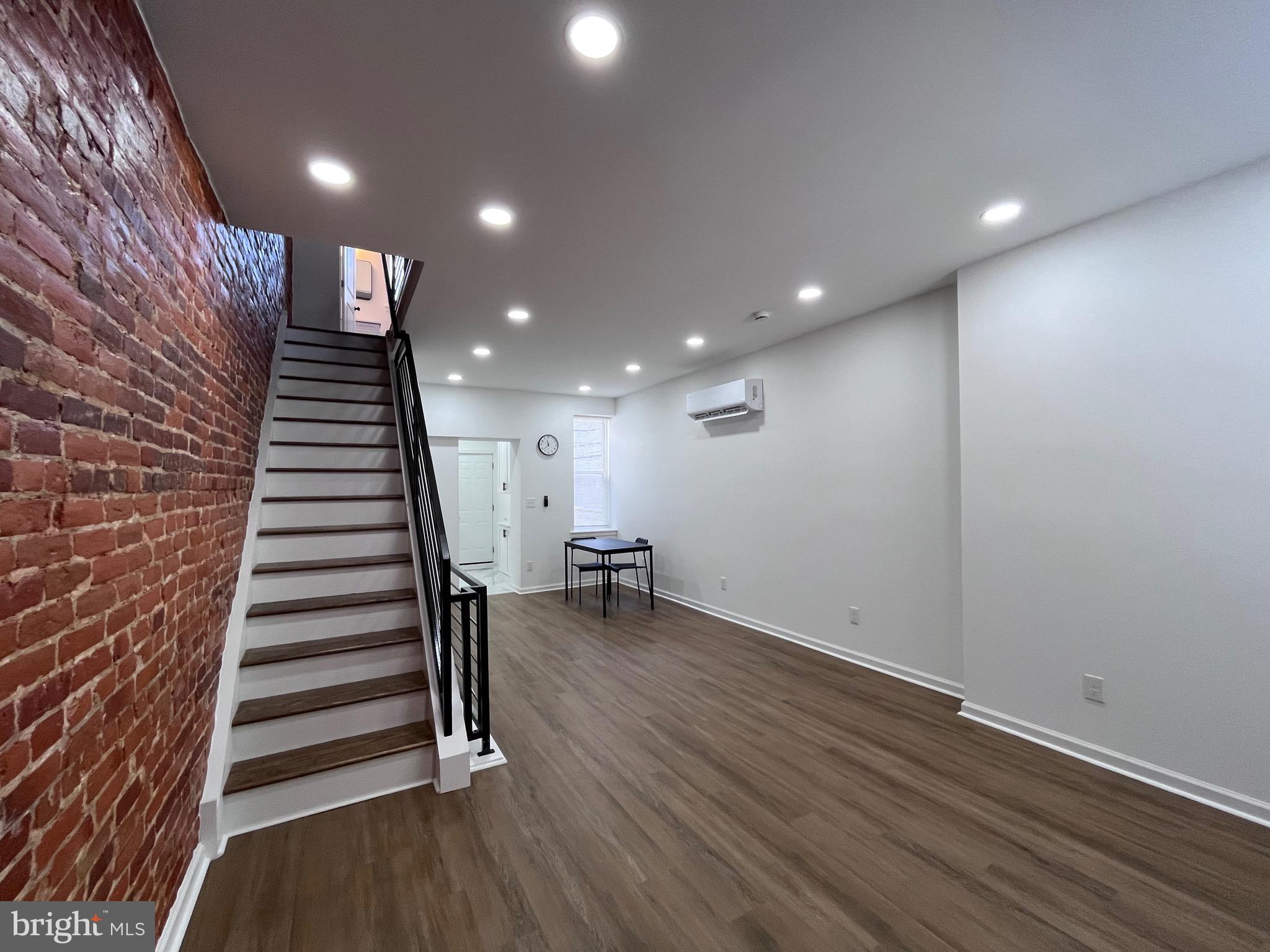 STRAWBERRY MANSION - Residential