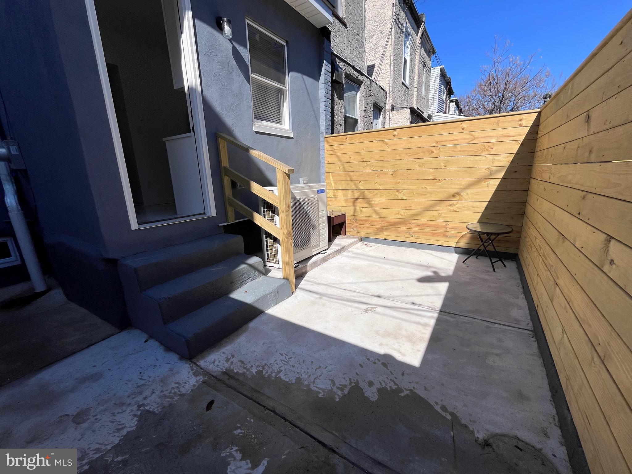 STRAWBERRY MANSION - Residential