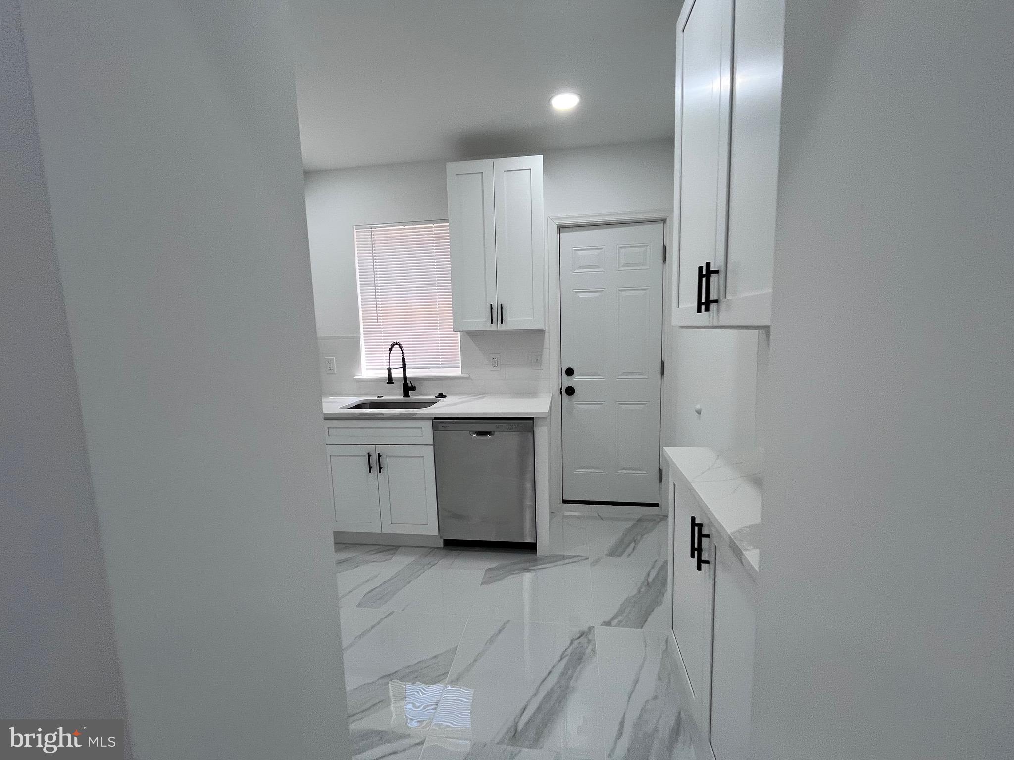 STRAWBERRY MANSION - Residential