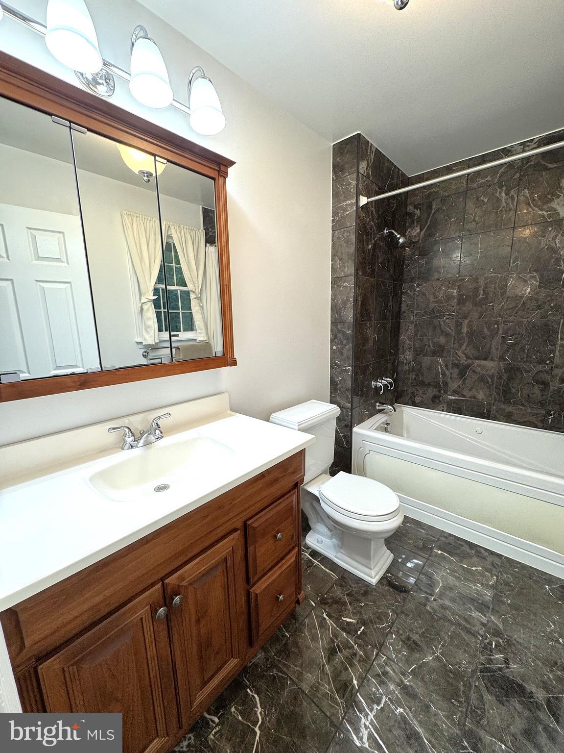 MURRAY HILL - Residential