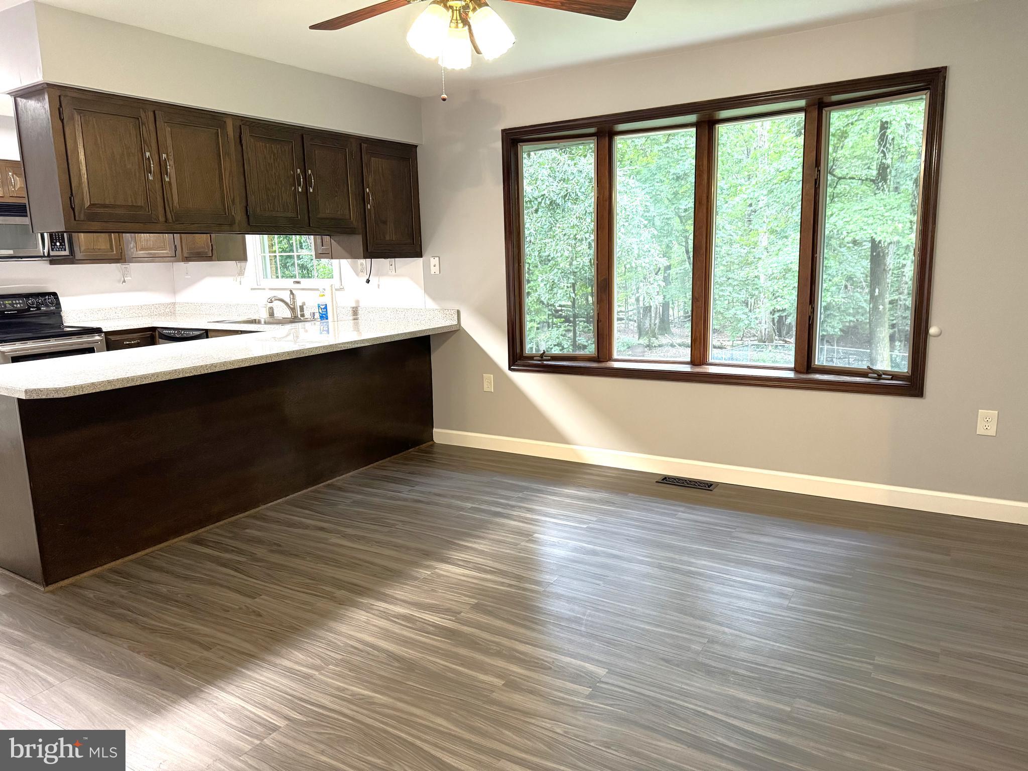 MURRAY HILL - Residential