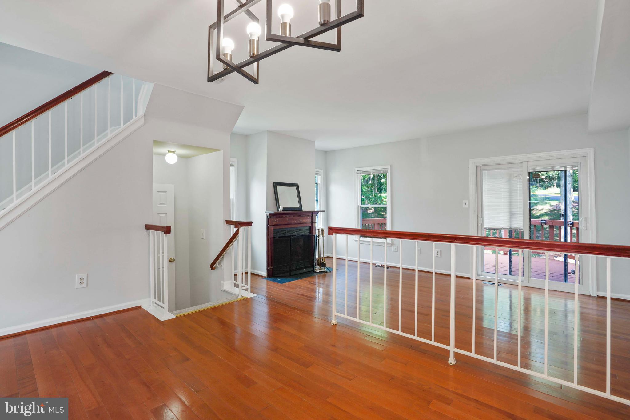 8498 LAUREL OAK DRIVE