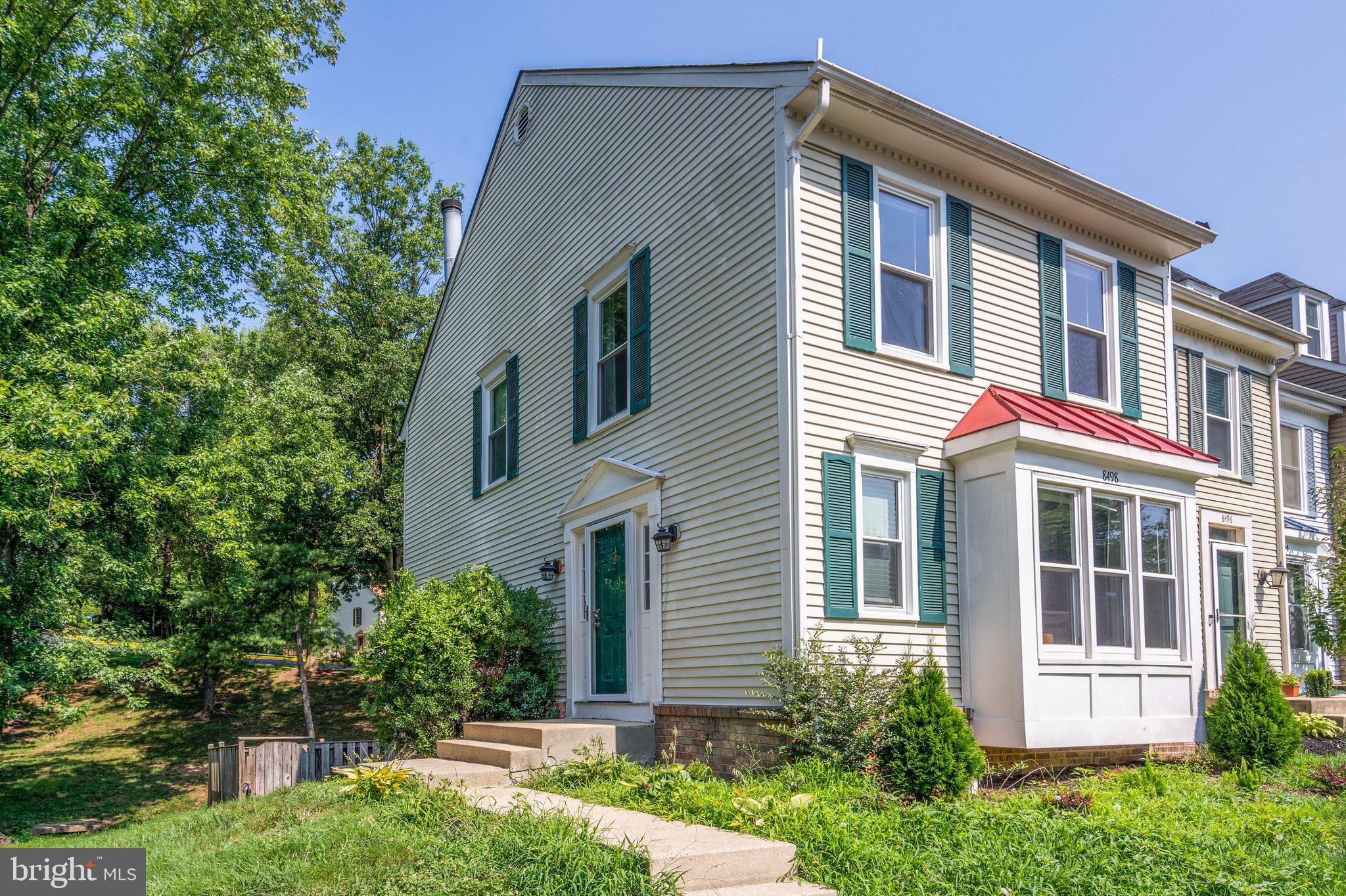 8498 LAUREL OAK DRIVE