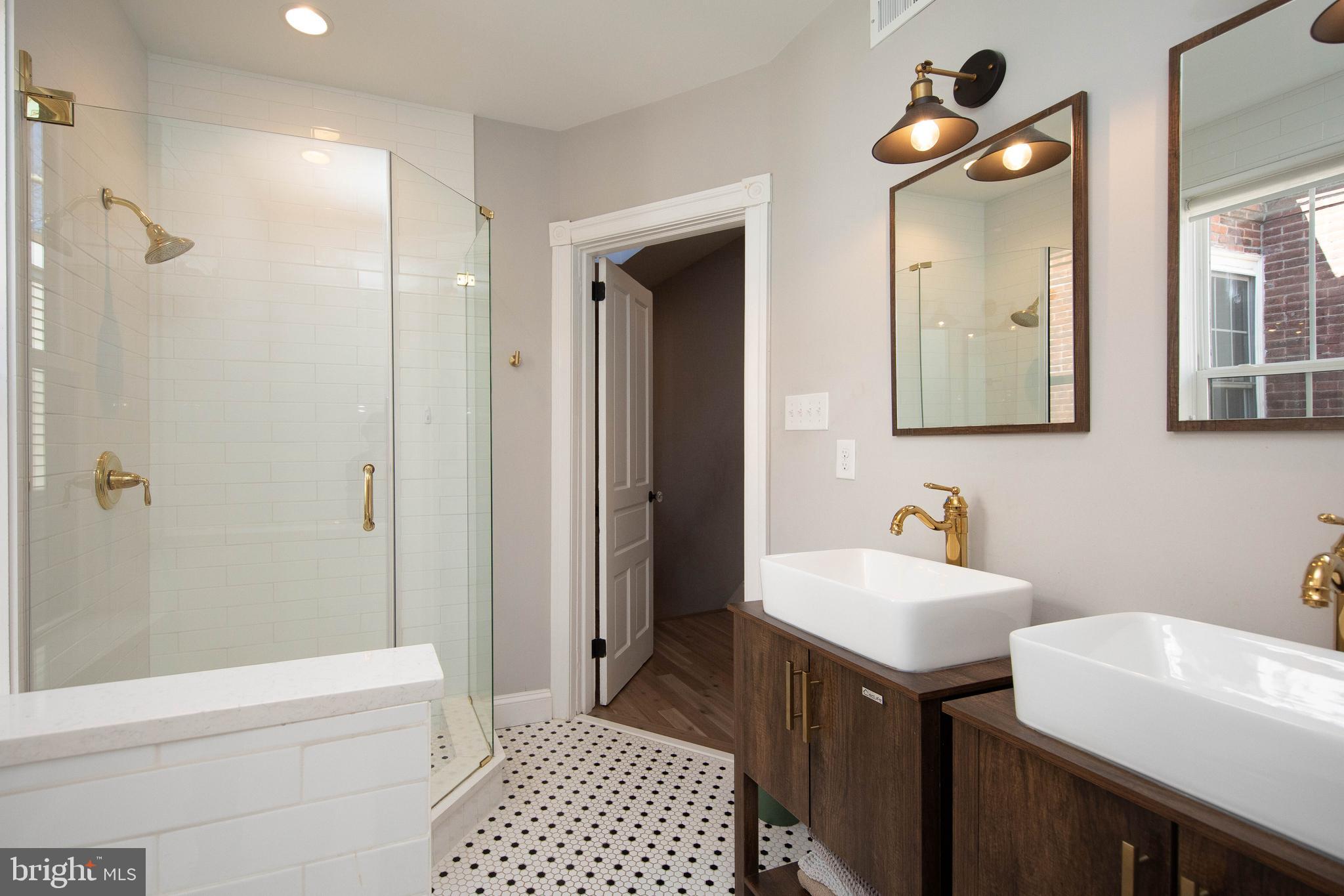 SPRUCE HILL - Residential